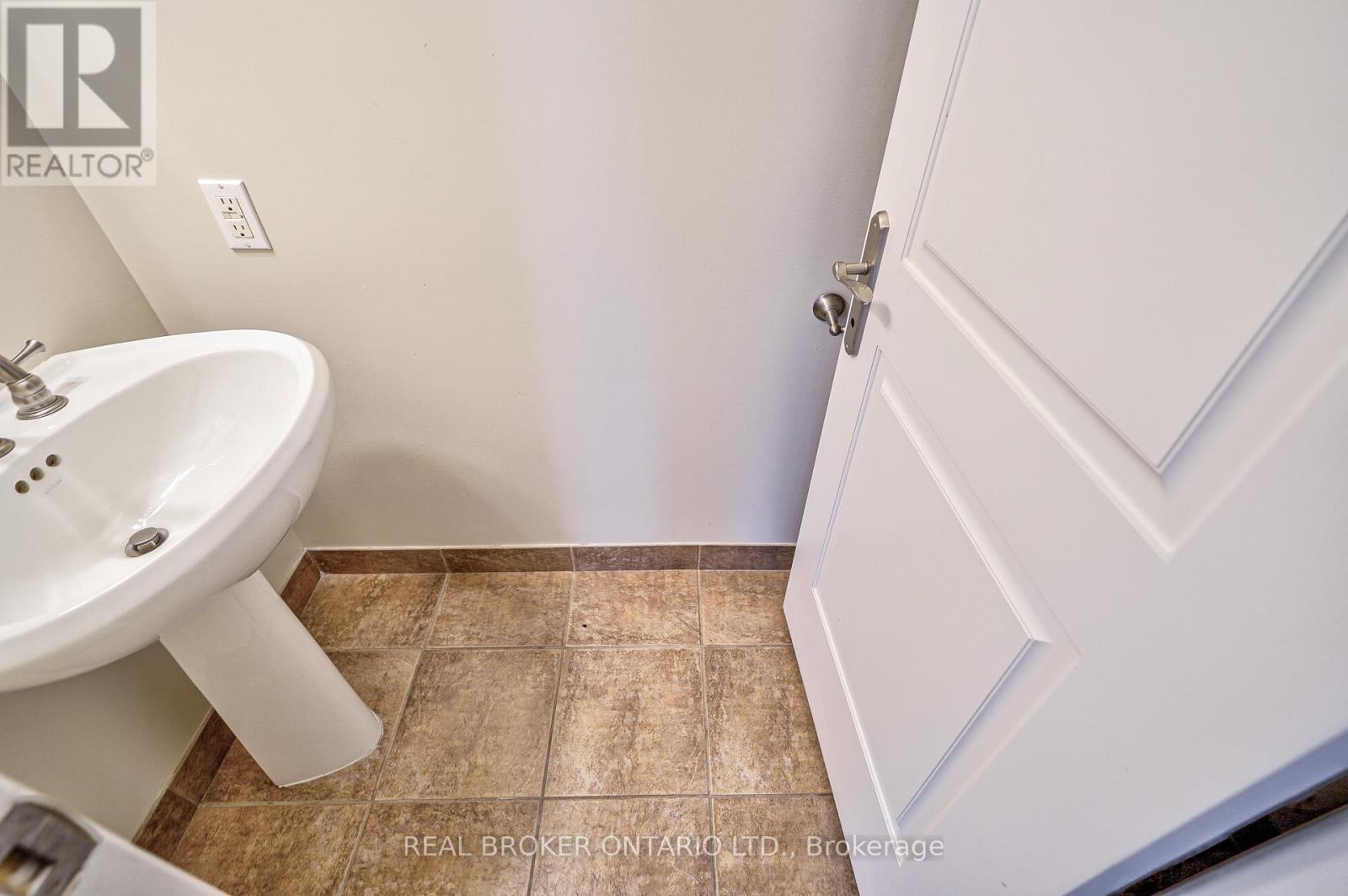 Th08 - 761 Bay Street, Toronto, Ontario  M5G 2R2 - Photo 10 - C12090862