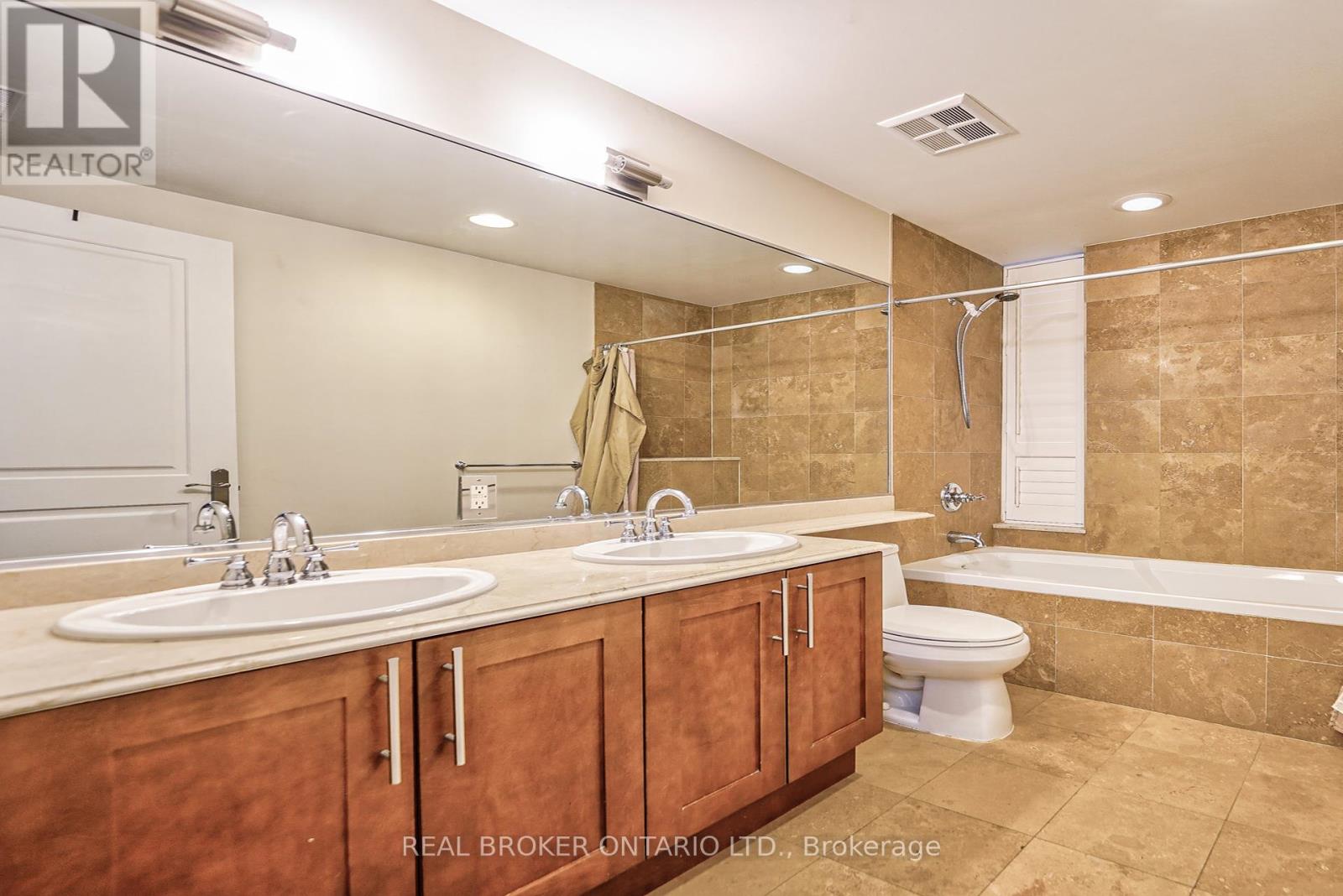 Th08 - 761 Bay Street, Toronto, Ontario  M5G 2R2 - Photo 24 - C12090862