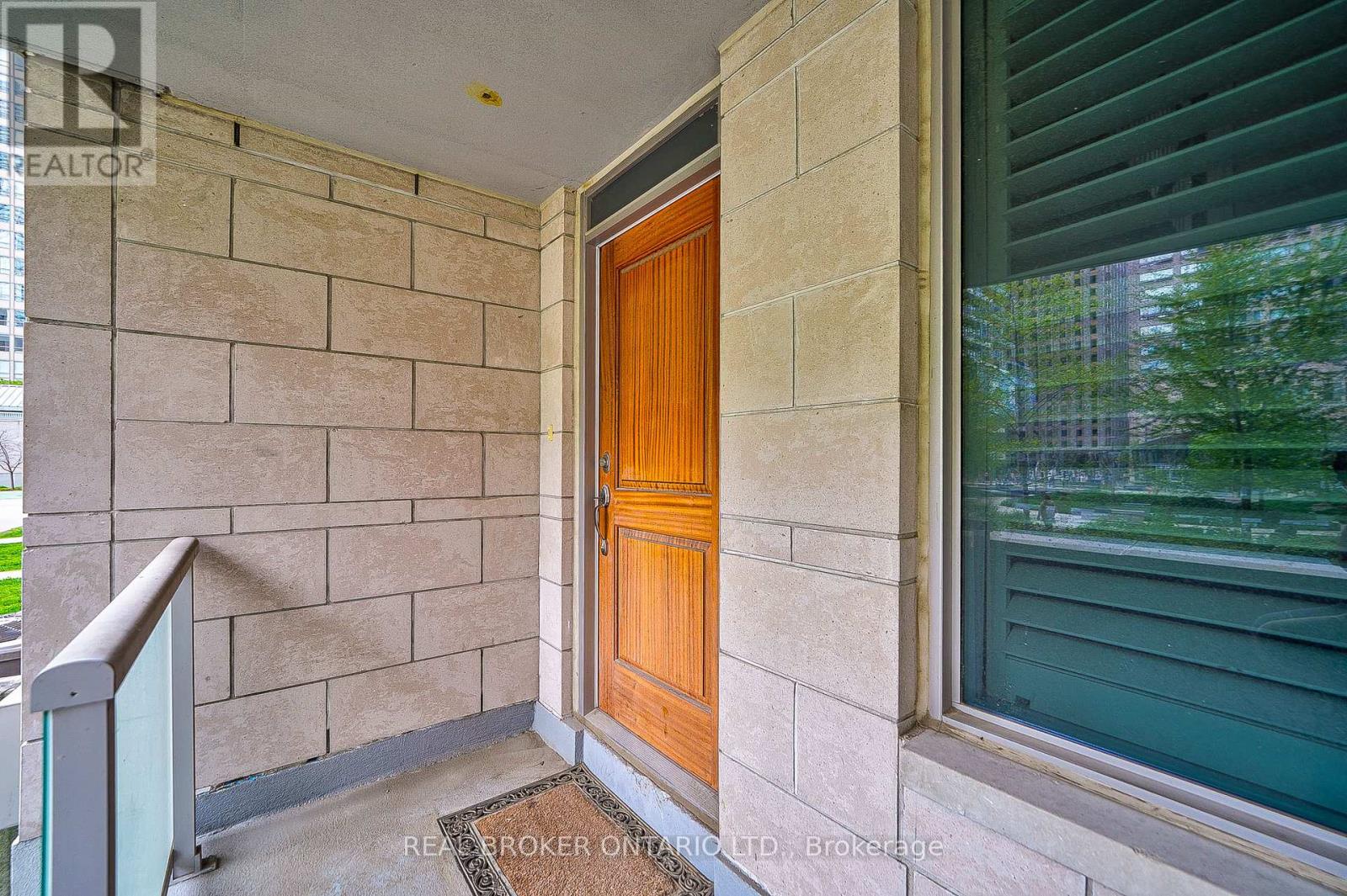 Th08 - 761 Bay Street, Toronto, Ontario  M5G 2R2 - Photo 4 - C12090862