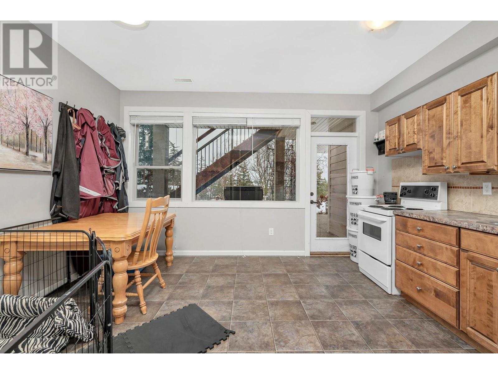 3888 Salmon River Road, Falkland, British Columbia  V0E 1W0 - Photo 31 - 10330097