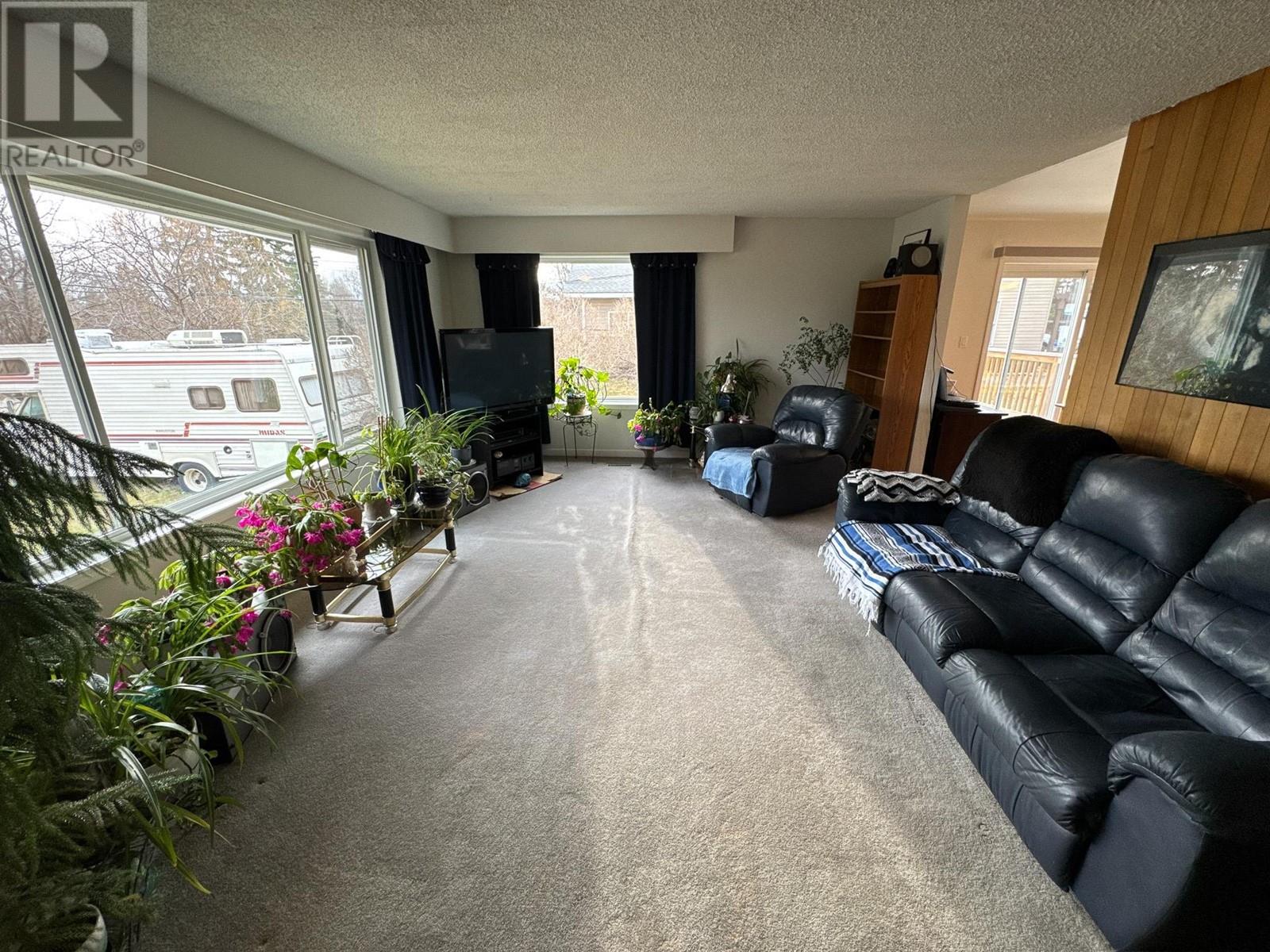 Property at 1890 BIRCH AVENUE image 4