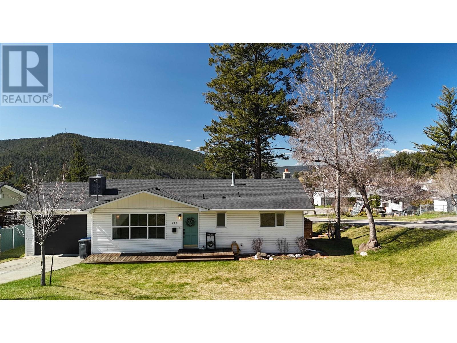 Property at 741 N FOURTH AVENUE image 1