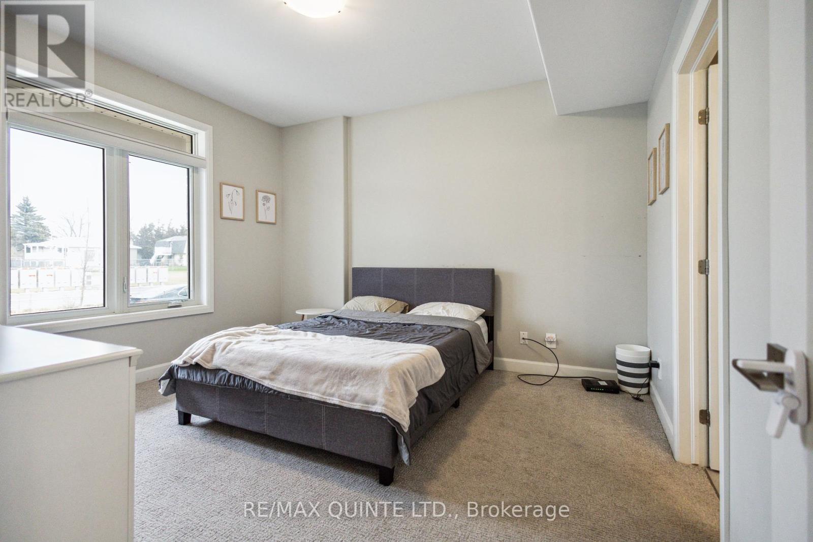 70 Riverstone Way, Belleville (Thurlow Ward), Ontario  K8N 0S6 - Photo 15 - X12090937