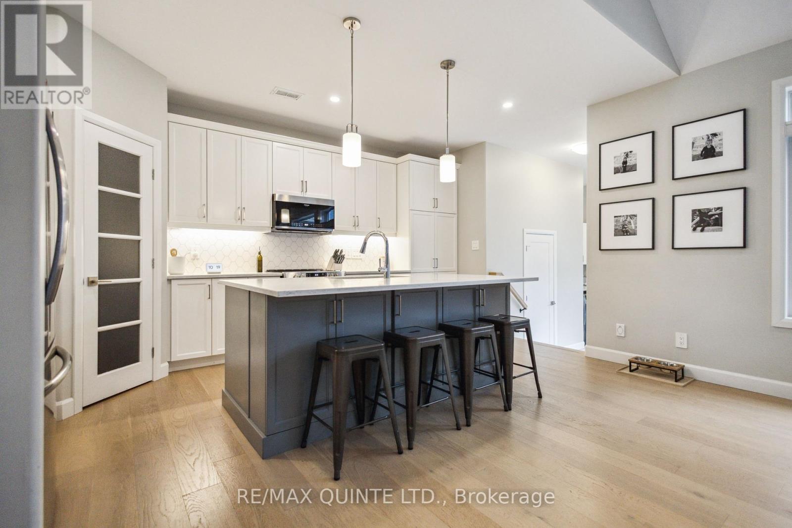 70 Riverstone Way, Belleville (Thurlow Ward), Ontario  K8N 0S6 - Photo 6 - X12090937