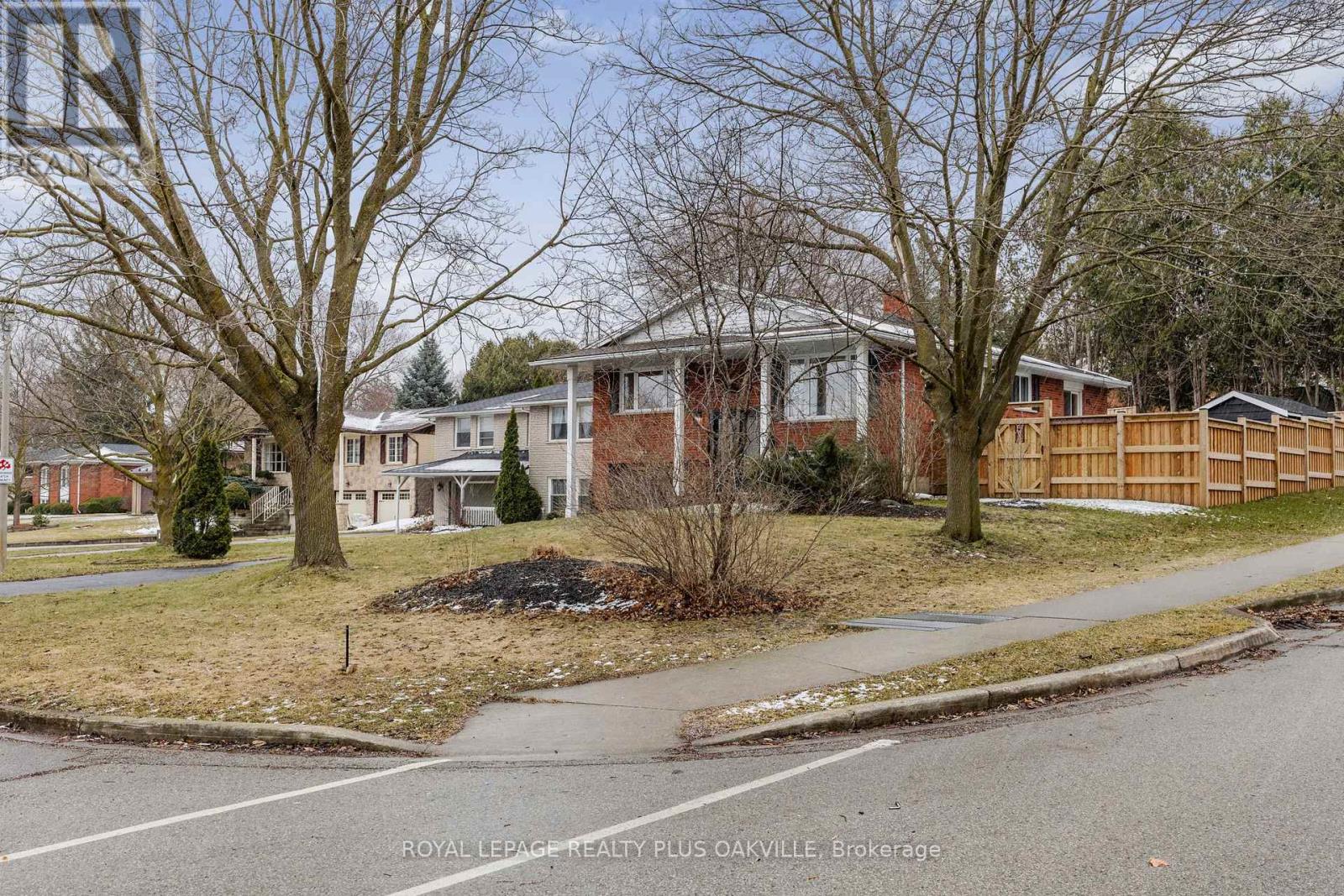 Property at 4 RONALD ROAD image 2