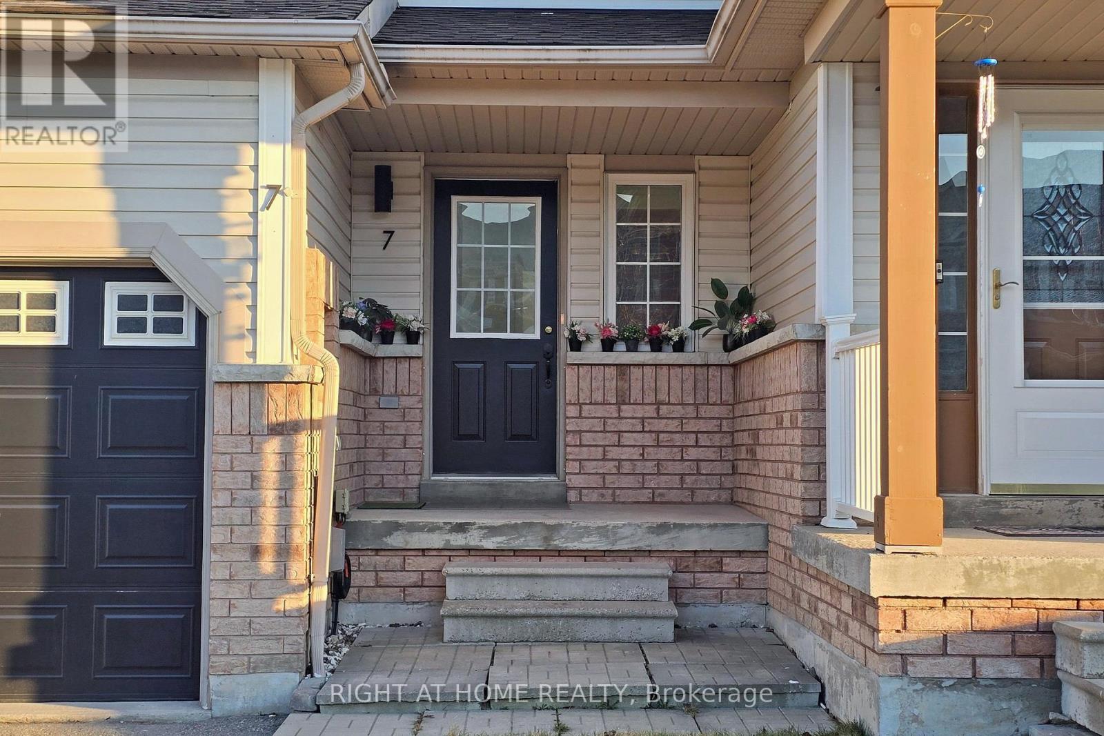 Property at 7 MACMILLAN AVENUE image 3