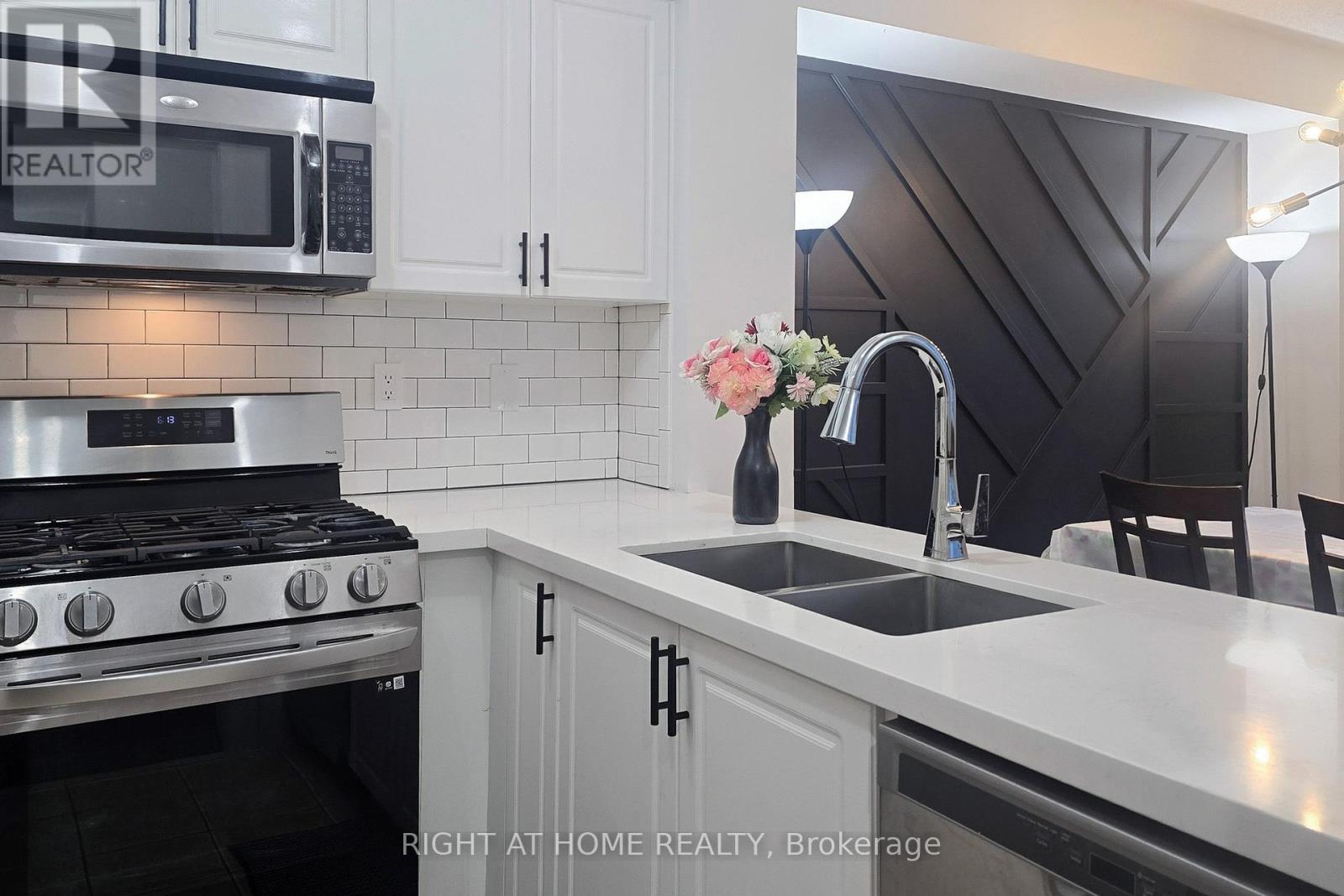 Property at 7 MACMILLAN AVENUE image 5