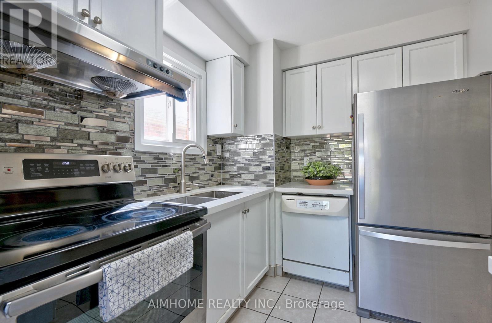 97 Miley Drive, Markham, Ontario  L3R 4V2 - Photo 13 - N12090940