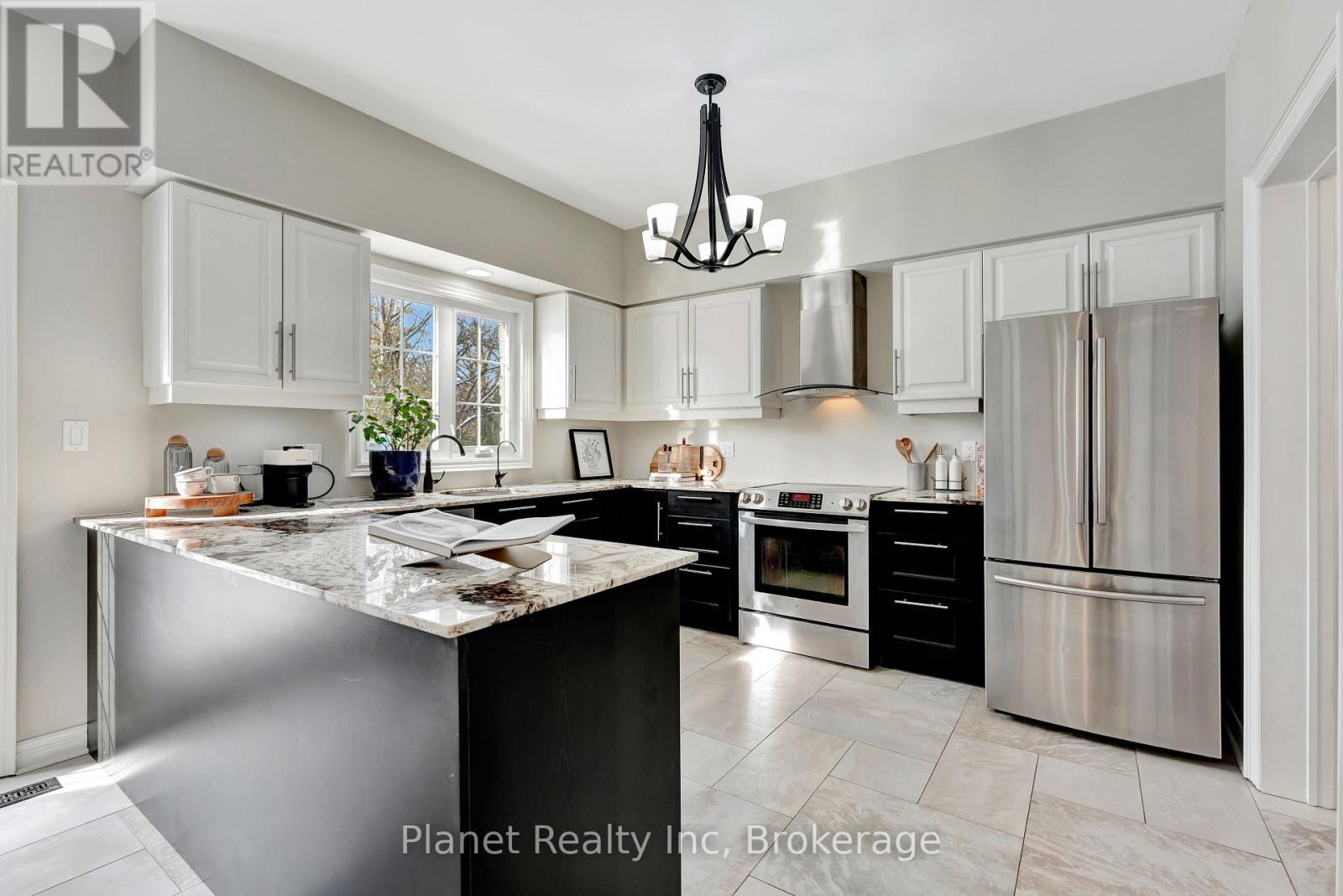 7 - 25 Manor Park Crescent, Guelph, Ontario  N1G 1A2 - Photo 11 - X12049033