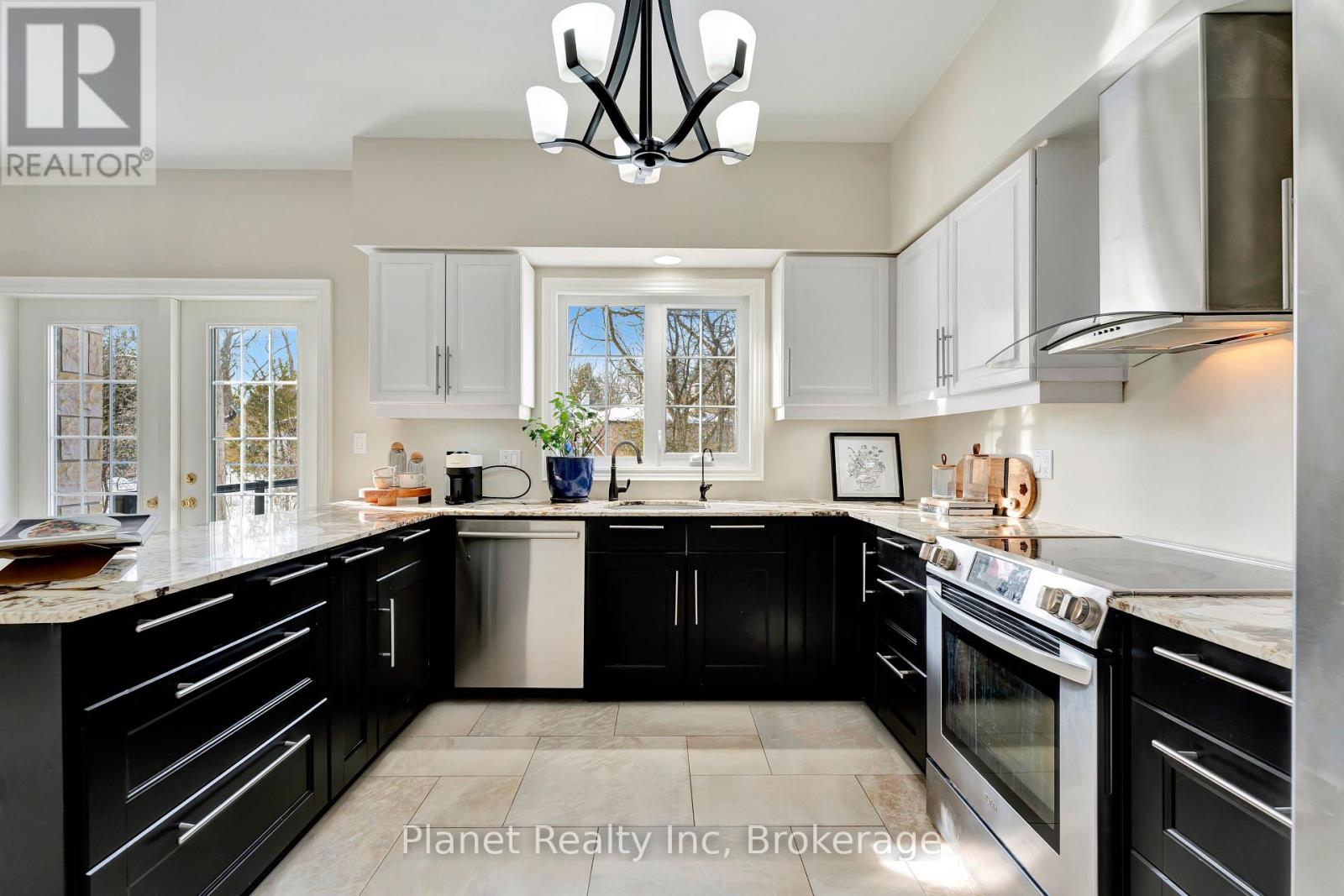 7 - 25 Manor Park Crescent, Guelph, Ontario  N1G 1A2 - Photo 12 - X12049033