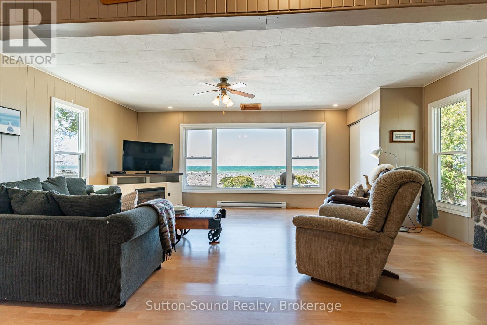 1292 Sunset Drive, South Bruce Peninsula, Ontario  N0H 2T0 - Photo 11 - X12090951