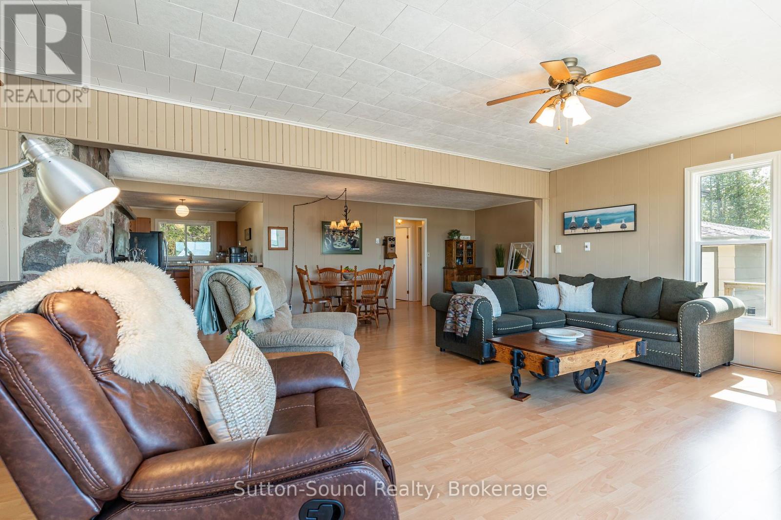 1292 Sunset Drive, South Bruce Peninsula, Ontario  N0H 2T0 - Photo 13 - X12090951