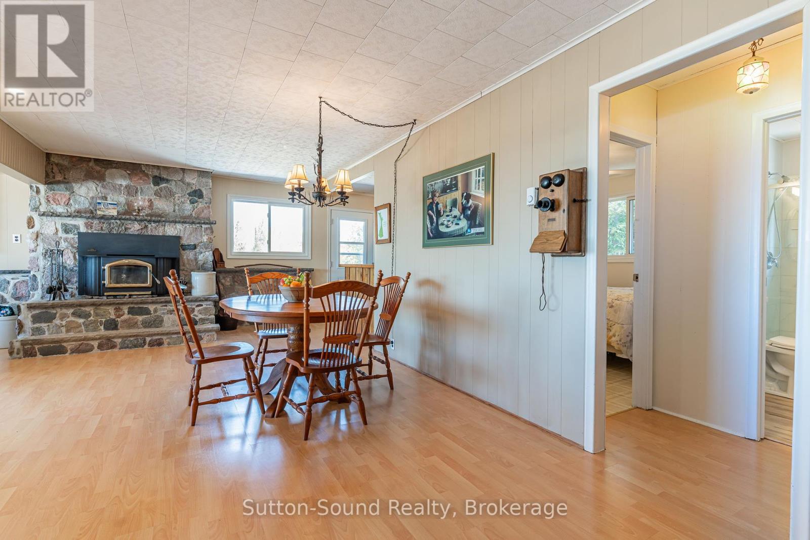 1292 Sunset Drive, South Bruce Peninsula, Ontario  N0H 2T0 - Photo 15 - X12090951