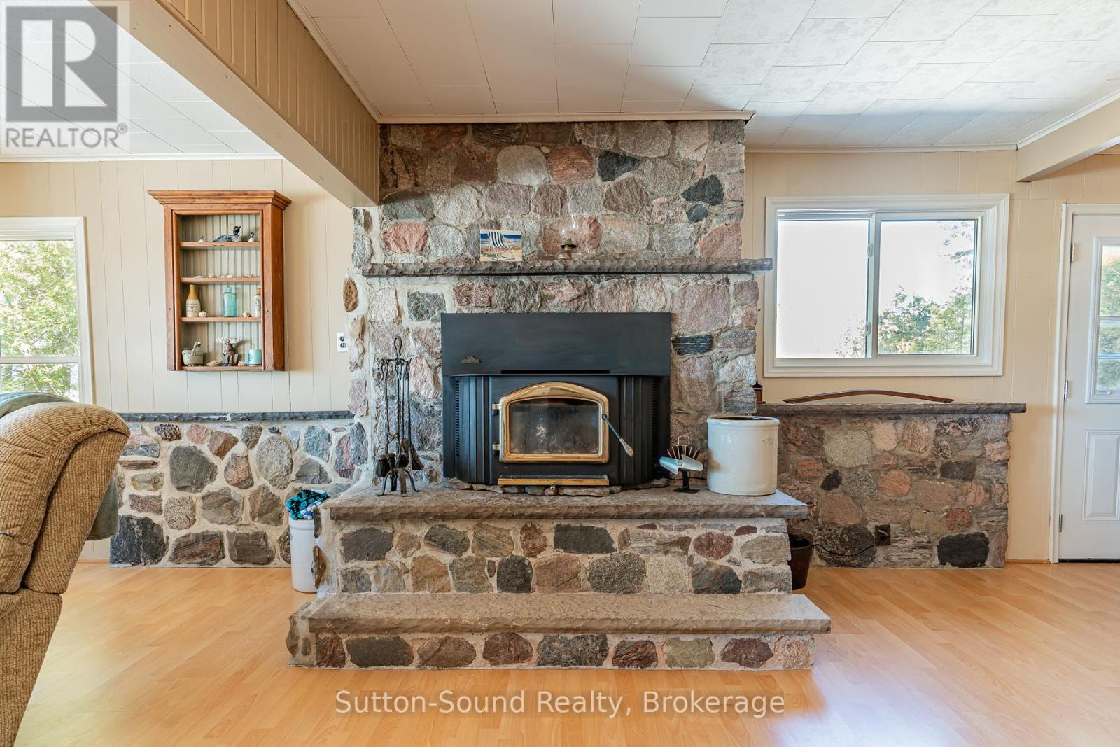 1292 Sunset Drive, South Bruce Peninsula, Ontario  N0H 2T0 - Photo 17 - X12090951