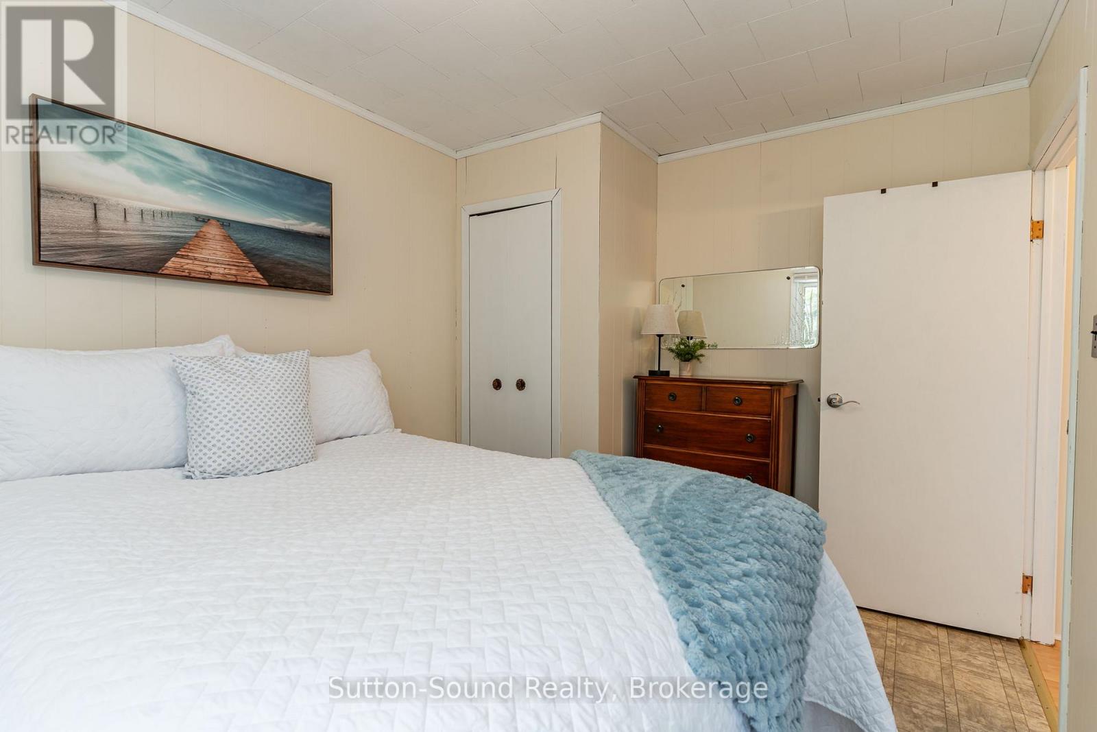 1292 Sunset Drive, South Bruce Peninsula, Ontario  N0H 2T0 - Photo 26 - X12090951