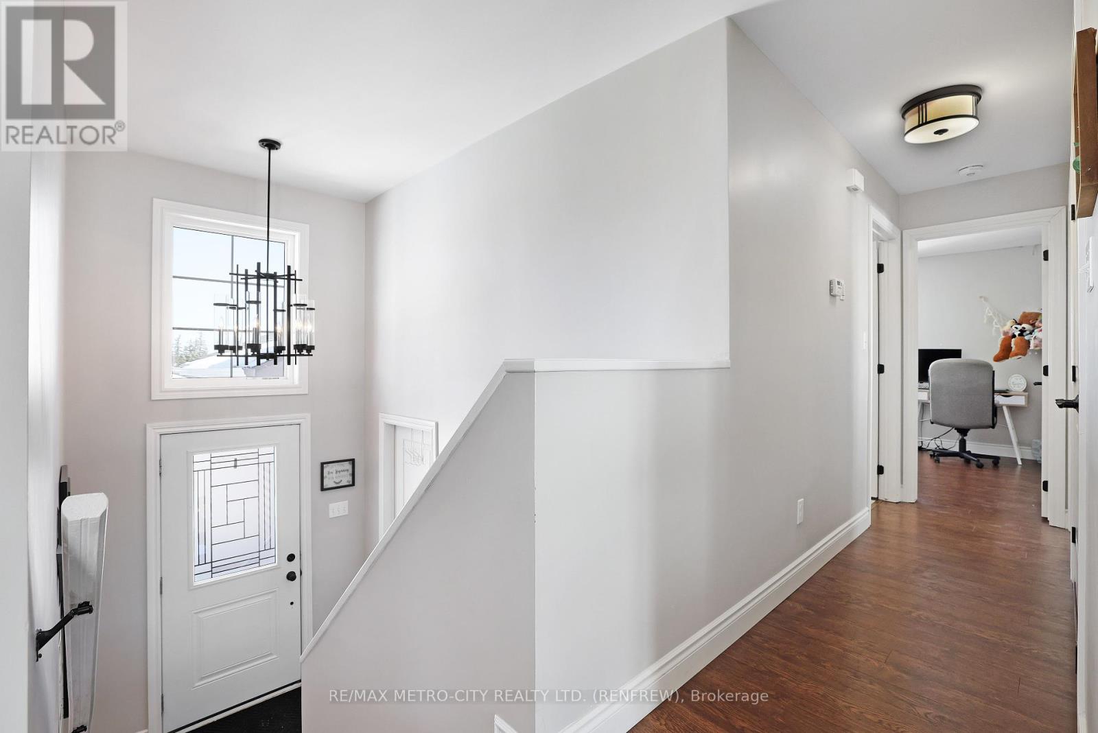 148 Haramis Drive, Renfrew, Ontario  K7V 4M8 - Photo 13 - X12076709