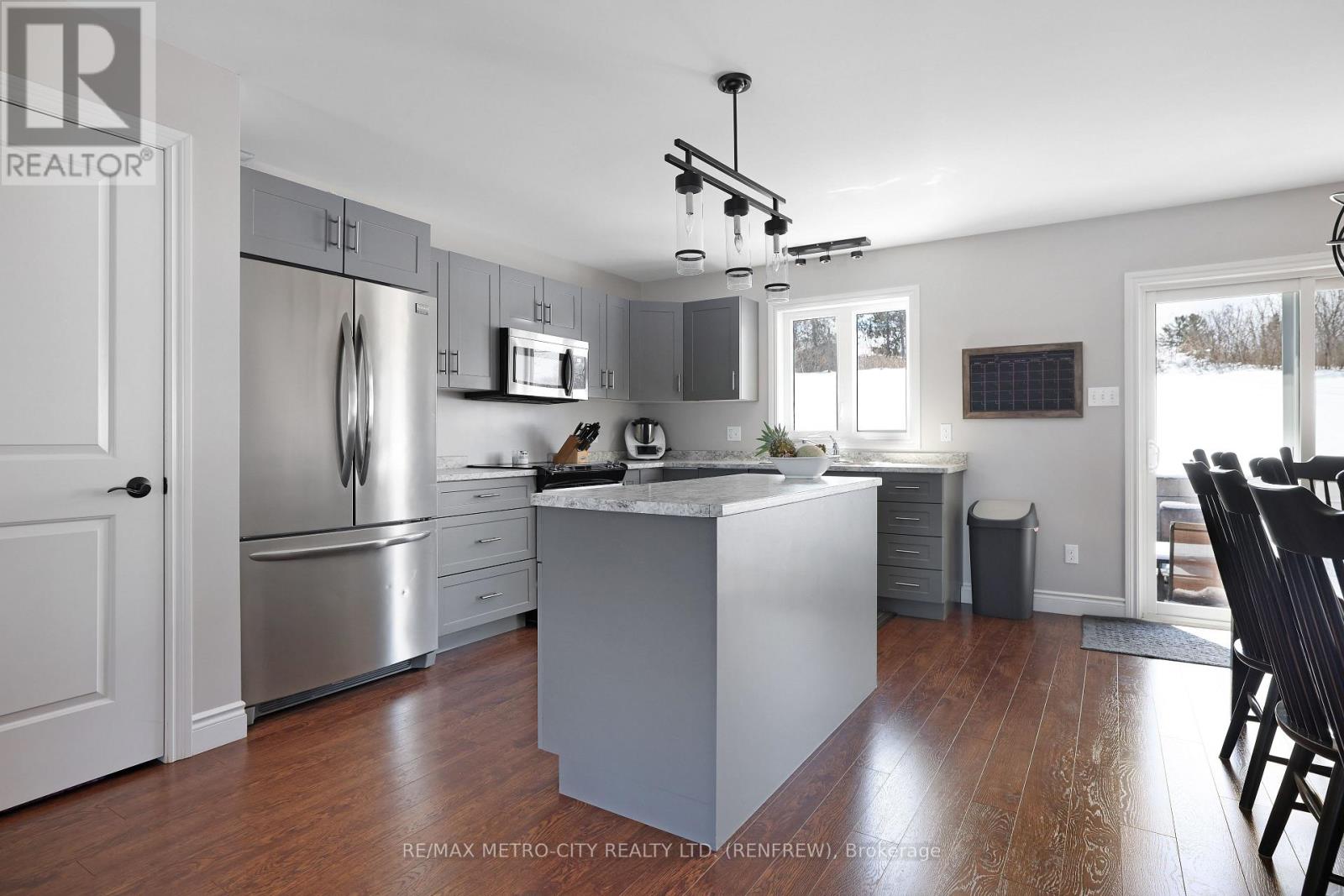 148 Haramis Drive, Renfrew, Ontario  K7V 4M8 - Photo 7 - X12076709