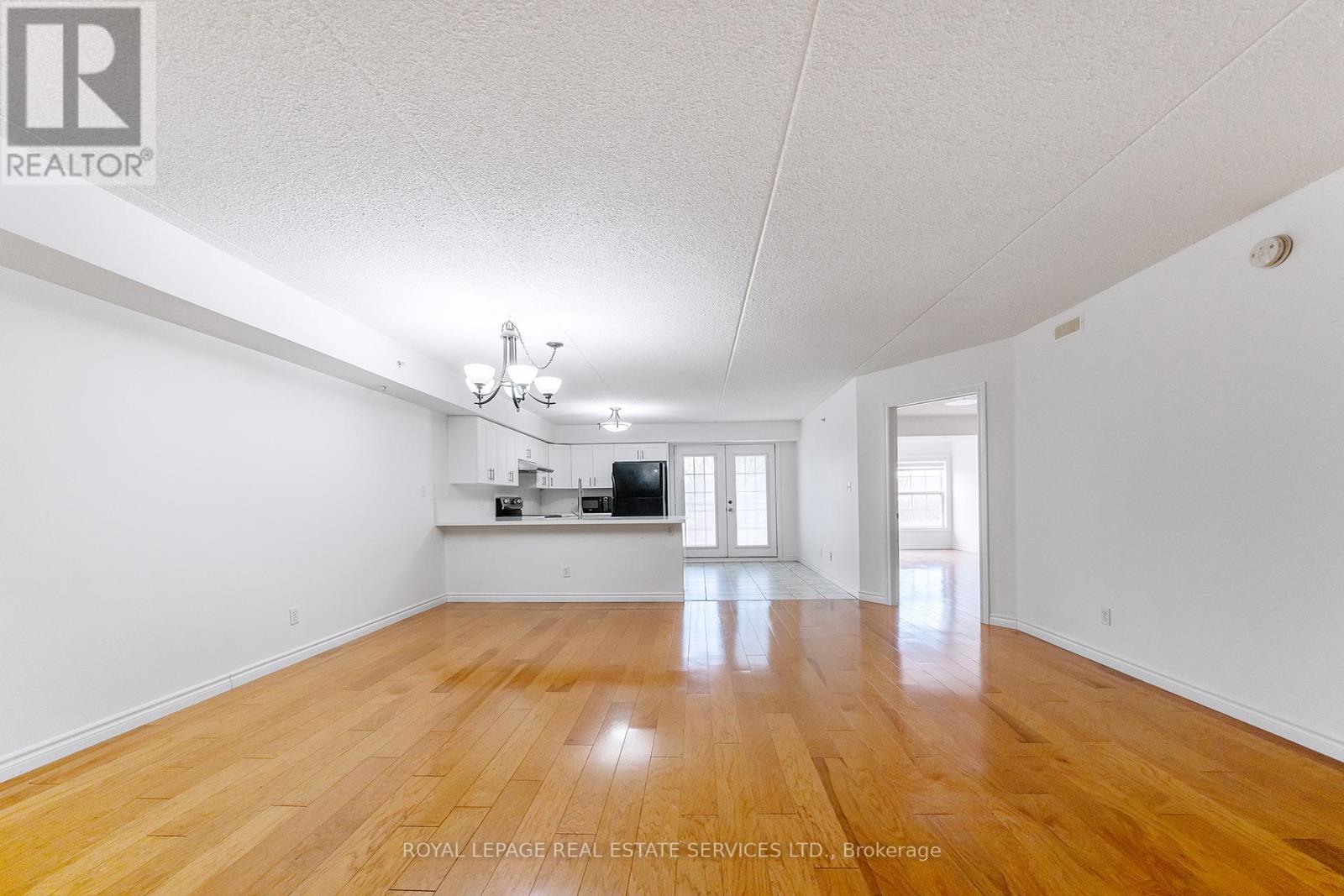 Property at 212 - 1460 BISHOPS GATE image 3