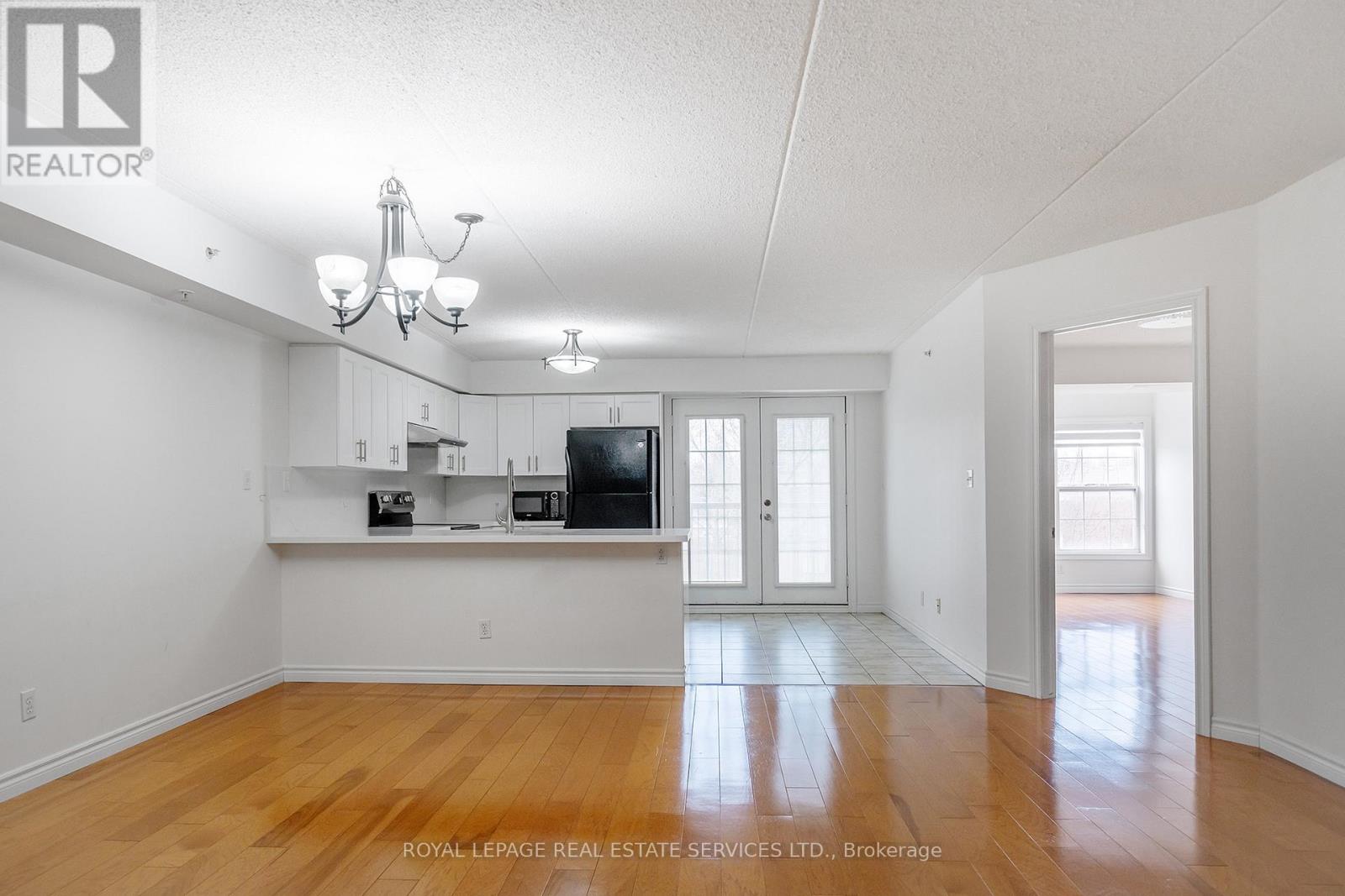 Property at 212 - 1460 BISHOPS GATE image 5