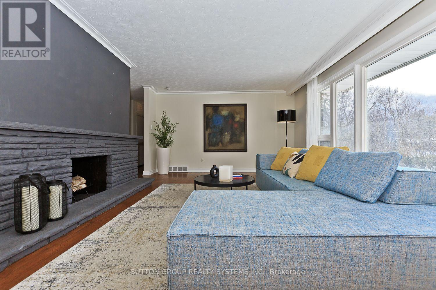 1606 Crediton Parkway E, Mississauga, Ontario  L5G 3X3 - Photo 12 - W12037152