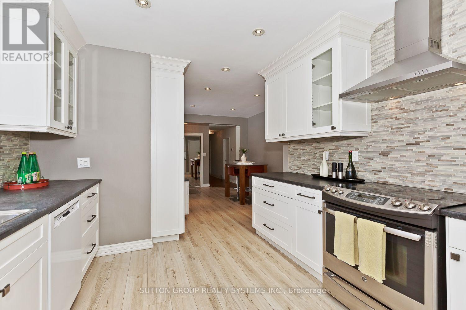 1606 Crediton Parkway E, Mississauga, Ontario  L5G 3X3 - Photo 20 - W12037152