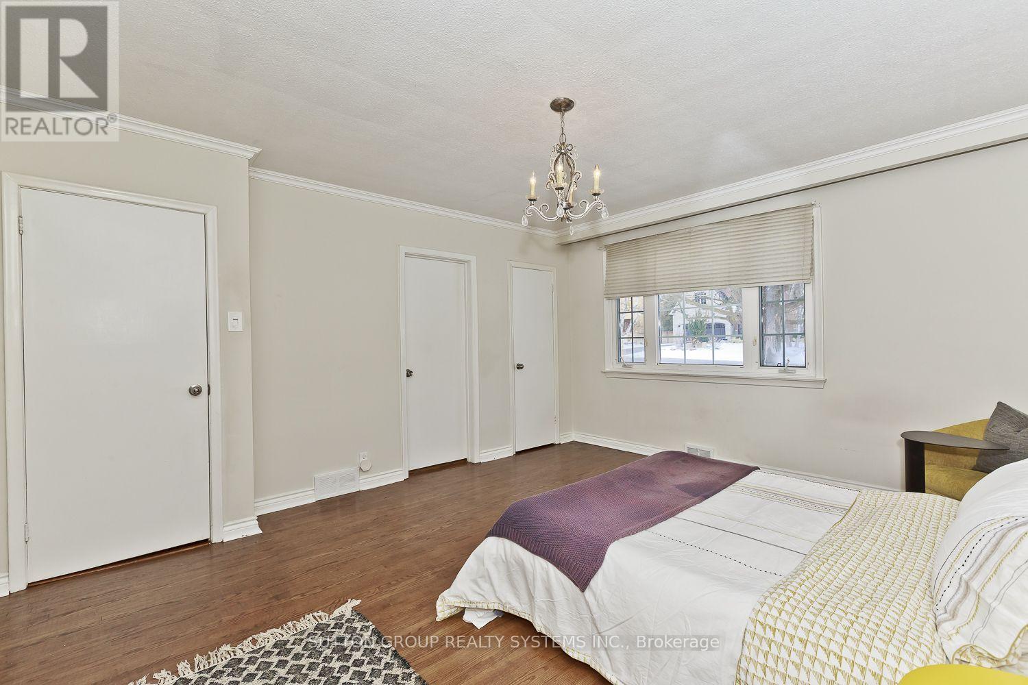 1606 Crediton Parkway E, Mississauga, Ontario  L5G 3X3 - Photo 27 - W12037152