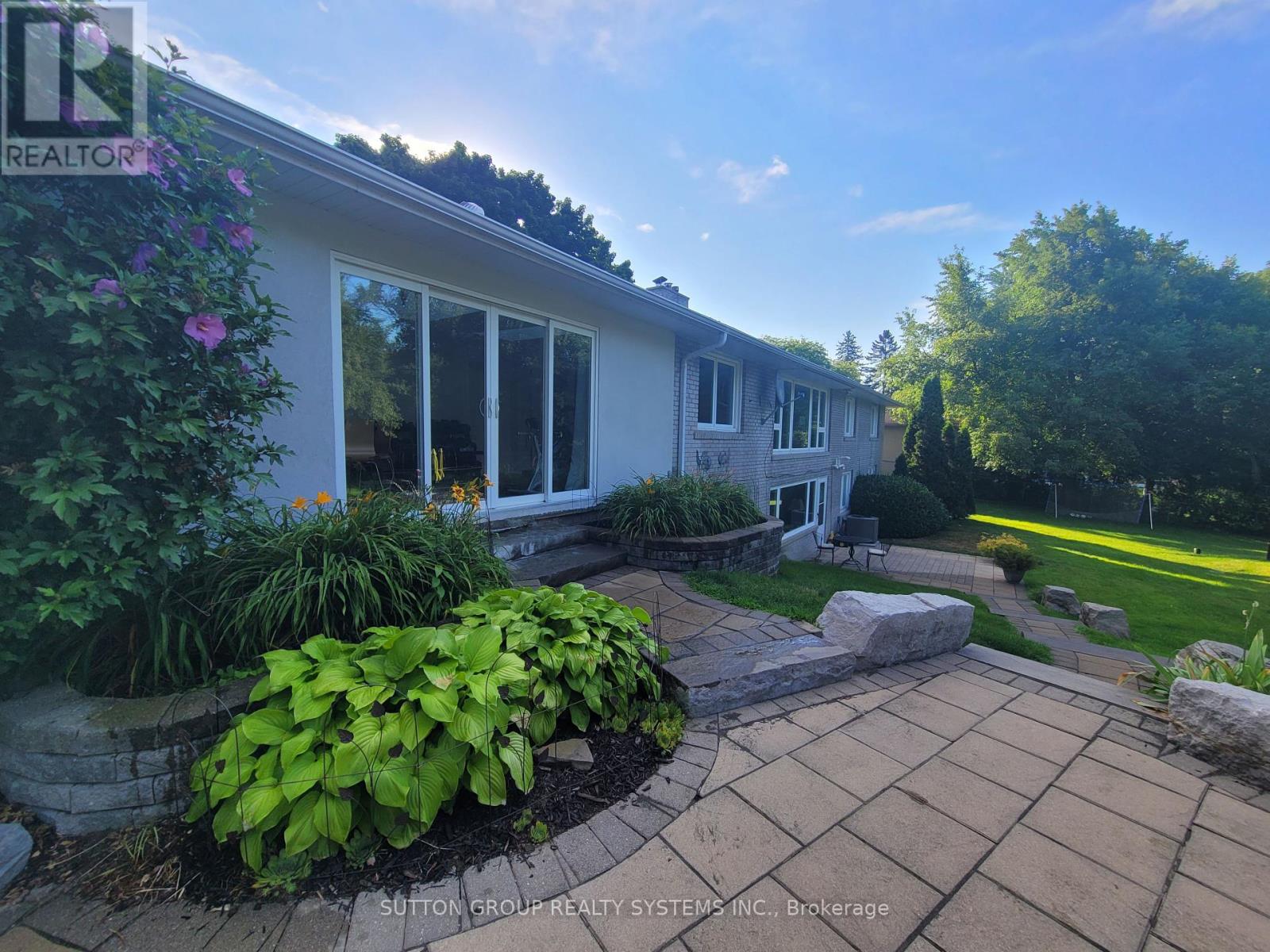 1606 Crediton Parkway E, Mississauga, Ontario  L5G 3X3 - Photo 7 - W12037152