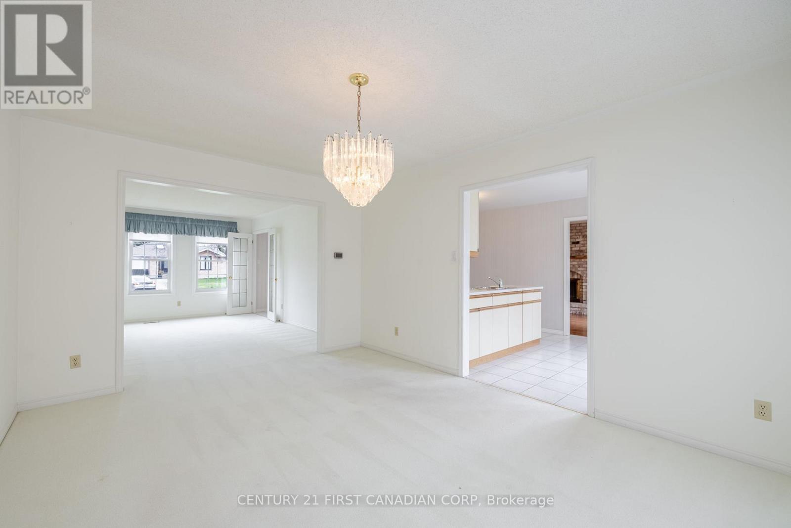 Photo 13 of 43 for 7037 Diane Crescent