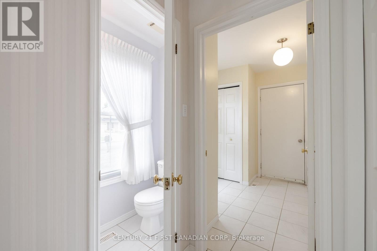 Photo 17 of 43 for 7037 Diane Crescent