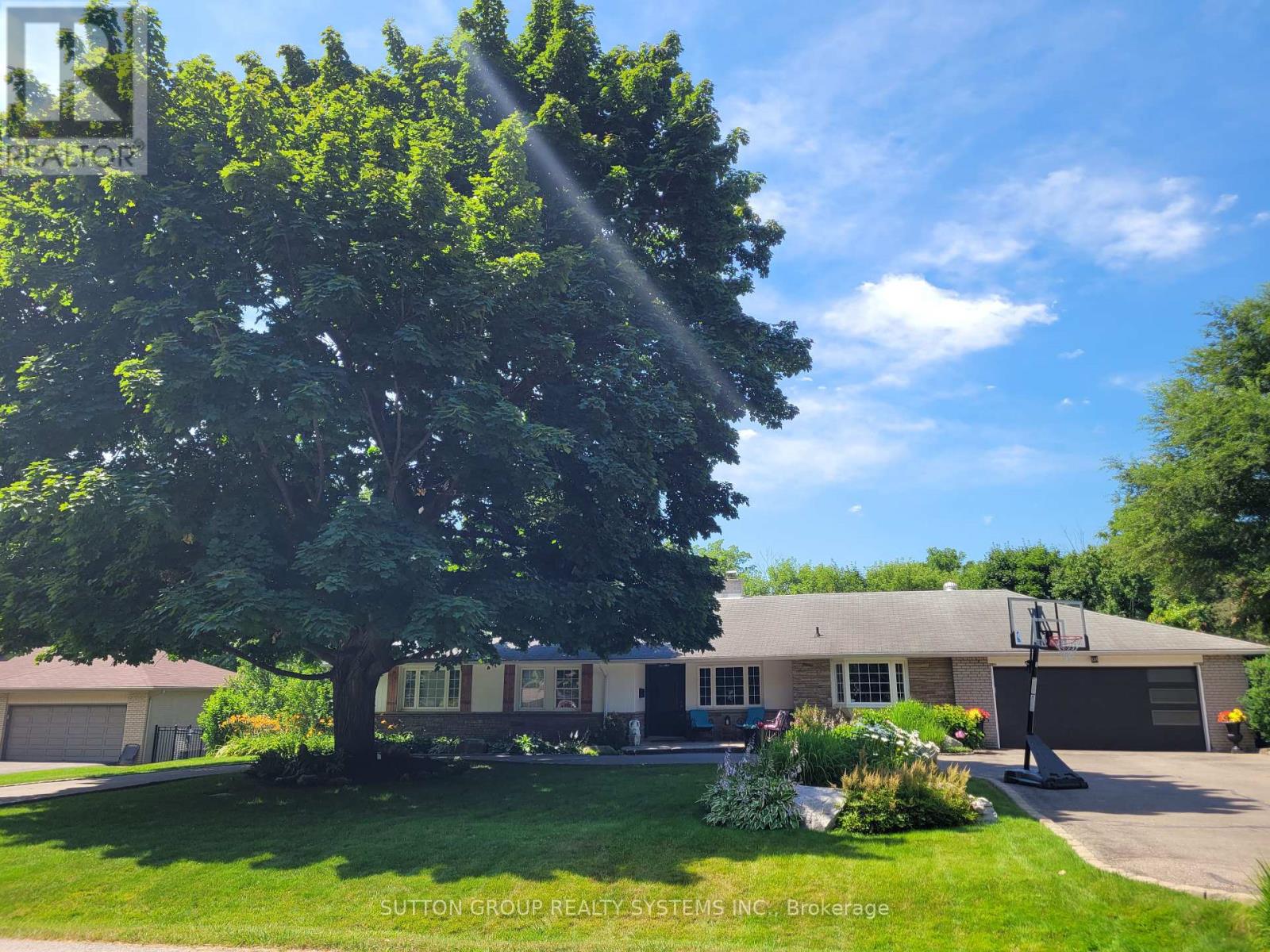 Property at 1606 CREDITON PARKWAY E image 5