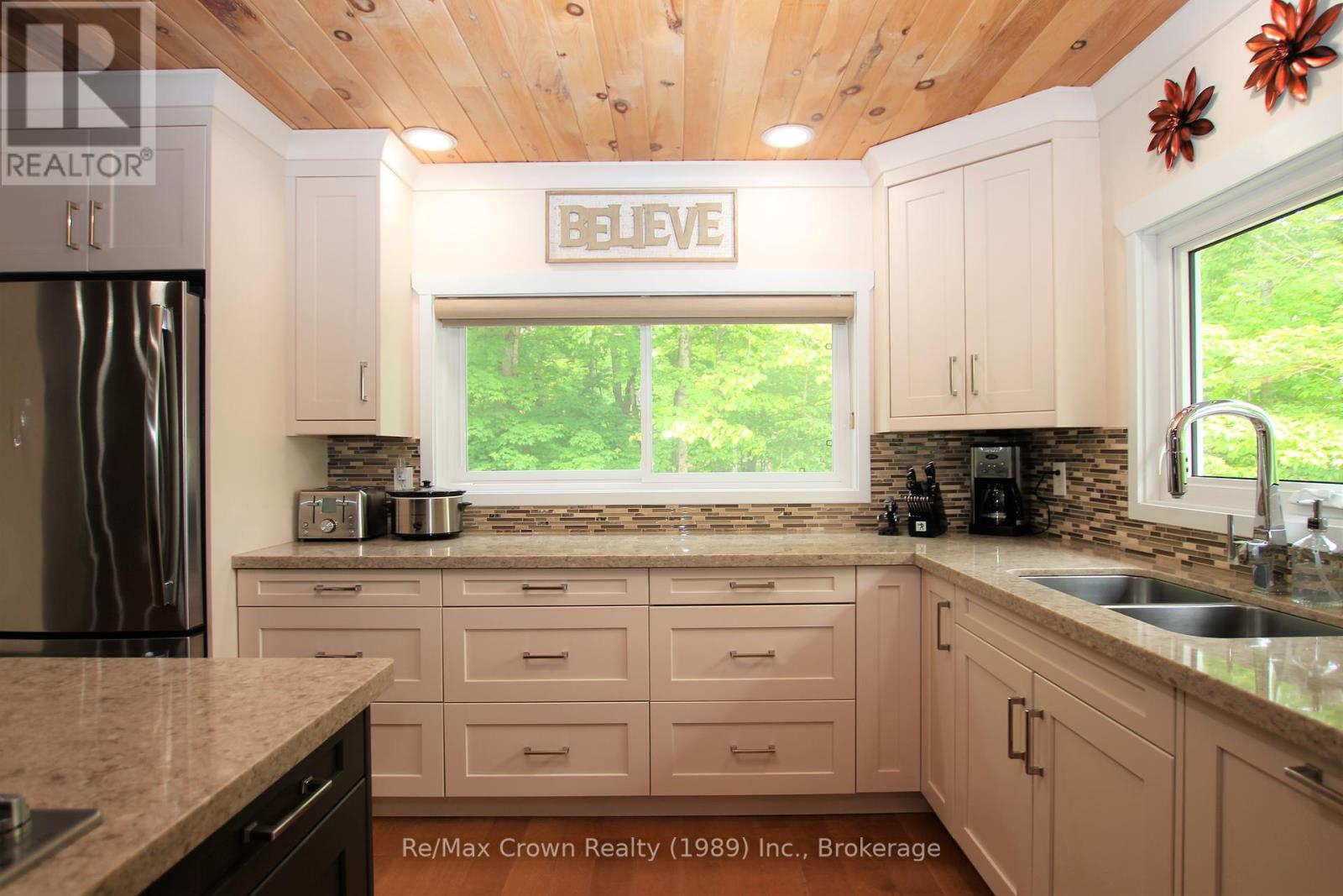 108 Murphy Drive, Parry Sound Remote Area, Ontario  P0H 1N0 - Photo 11 - X12090997