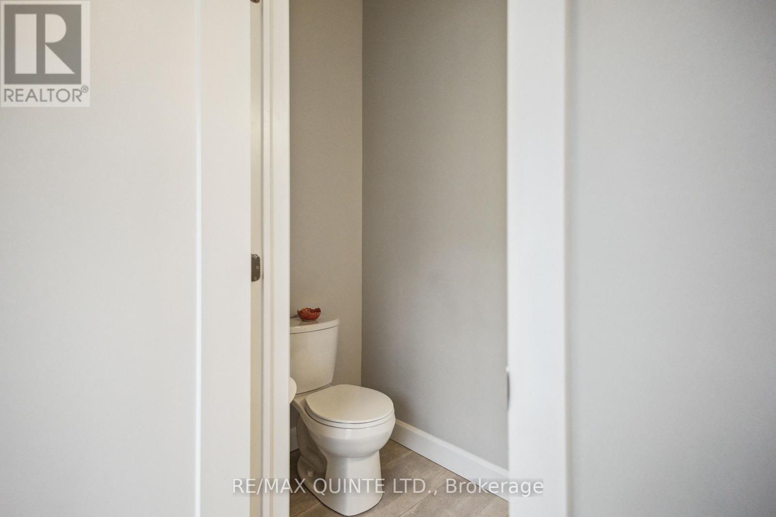 70 Riverstone Way, Belleville (Thurlow Ward), Ontario  K8N 0S6 - Photo 29 - X12090937