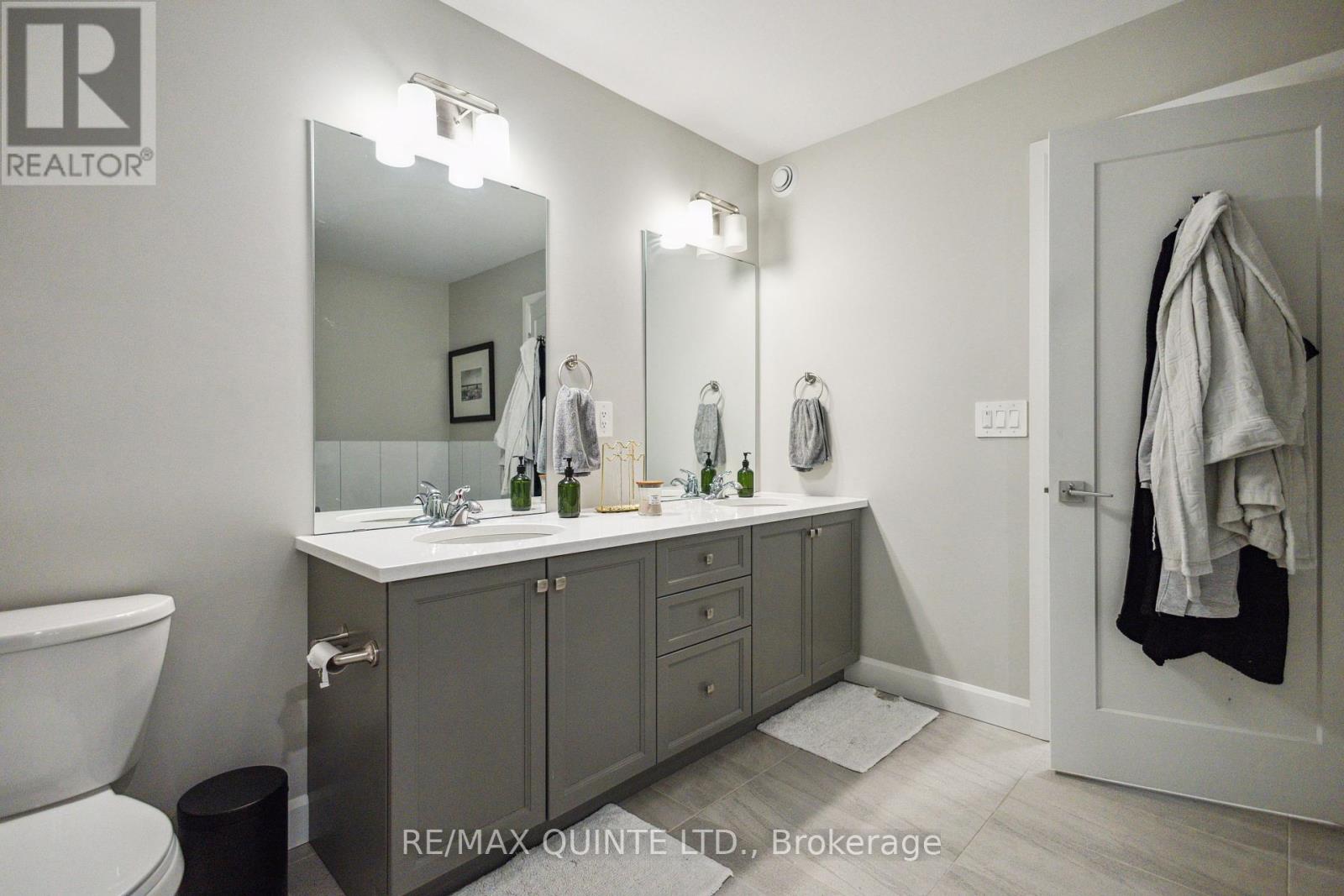 70 Riverstone Way, Belleville (Thurlow Ward), Ontario  K8N 0S6 - Photo 21 - X12090937
