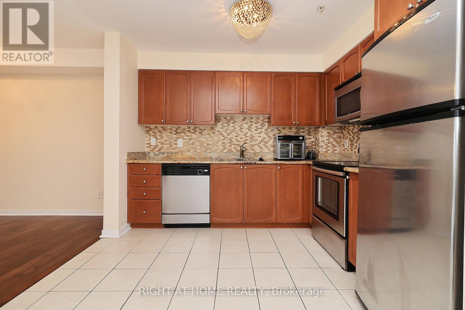 2206 - 6 Dayspring Circle, Brampton, Ontario  L6P 2Z6 - Photo 8 - W12091011