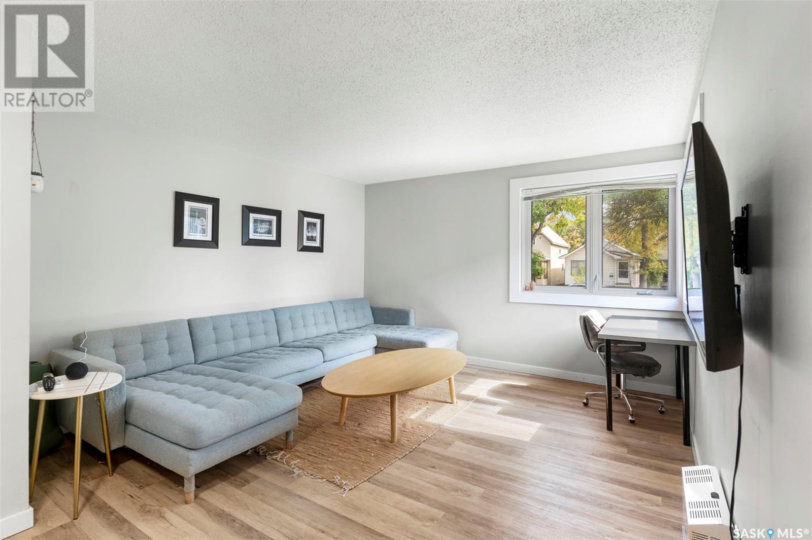 Property at 533 H AVENUE S image 3