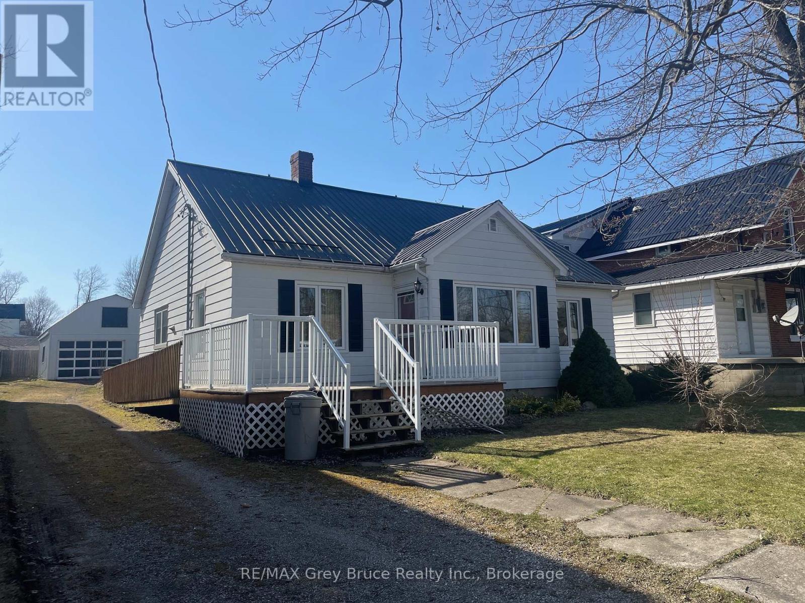 412 SCOTT STREET, South Bruce Peninsula, Ontario