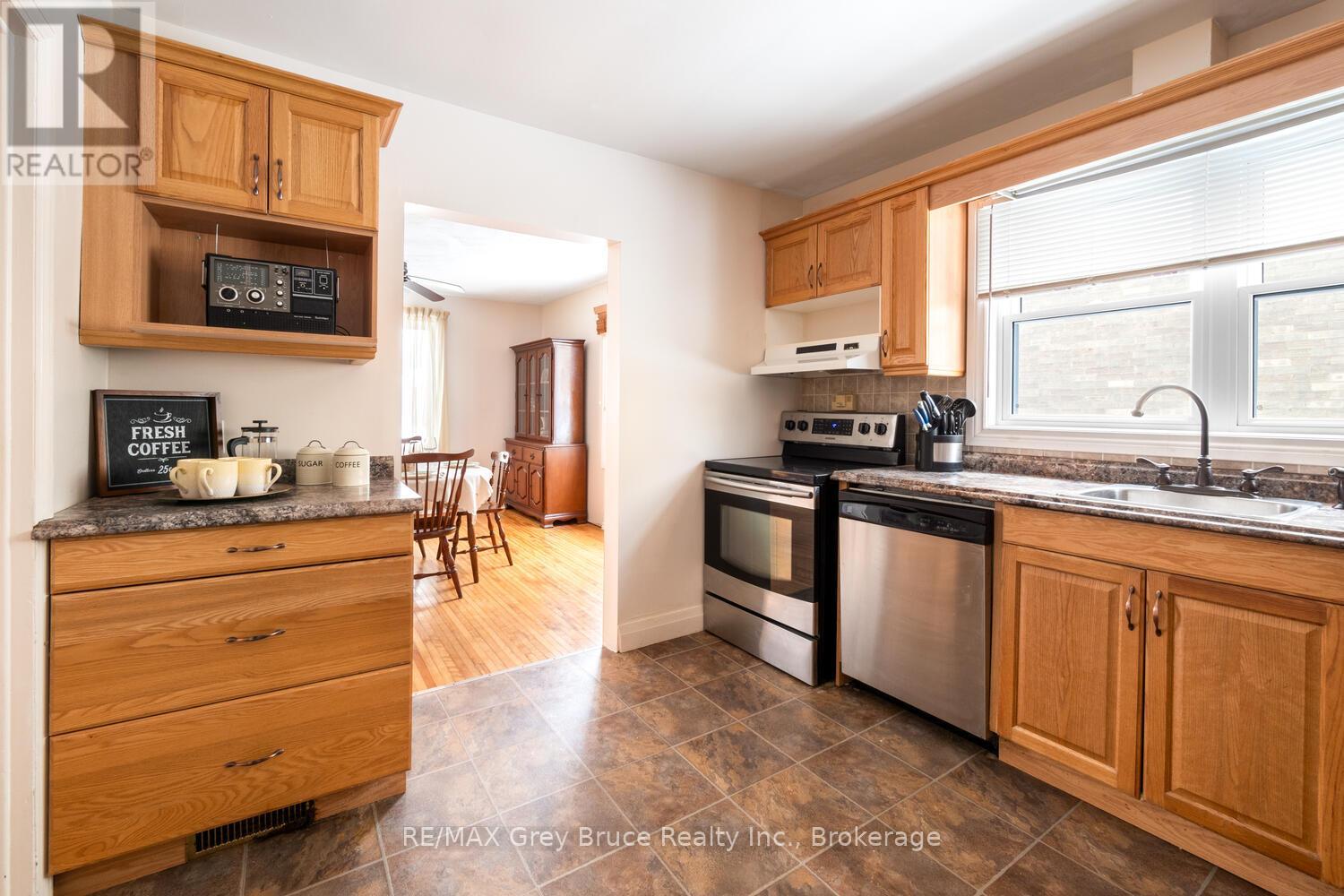 412 Scott Street, South Bruce Peninsula, Ontario  N0H 2T0 - Photo 16 - X12011822