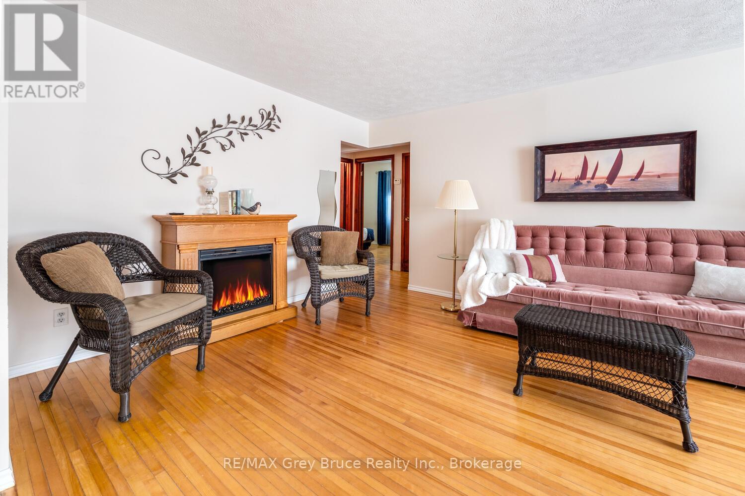 412 Scott Street, South Bruce Peninsula, Ontario  N0H 2T0 - Photo 11 - X12011822