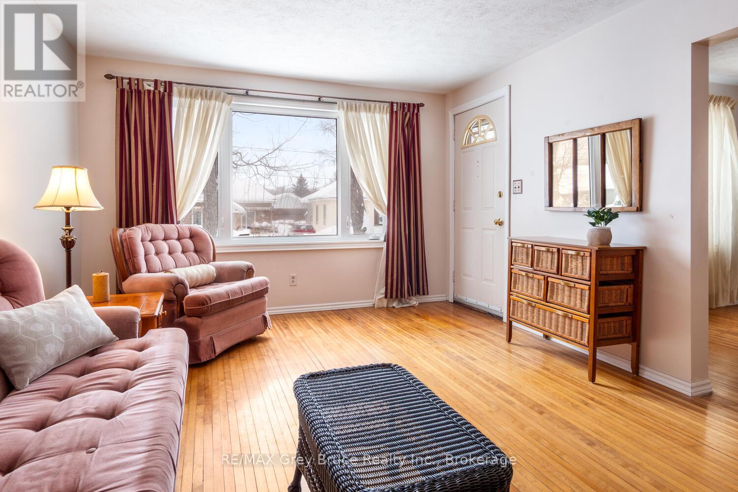 412 Scott Street, South Bruce Peninsula, Ontario  N0H 2T0 - Photo 8 - X12011822