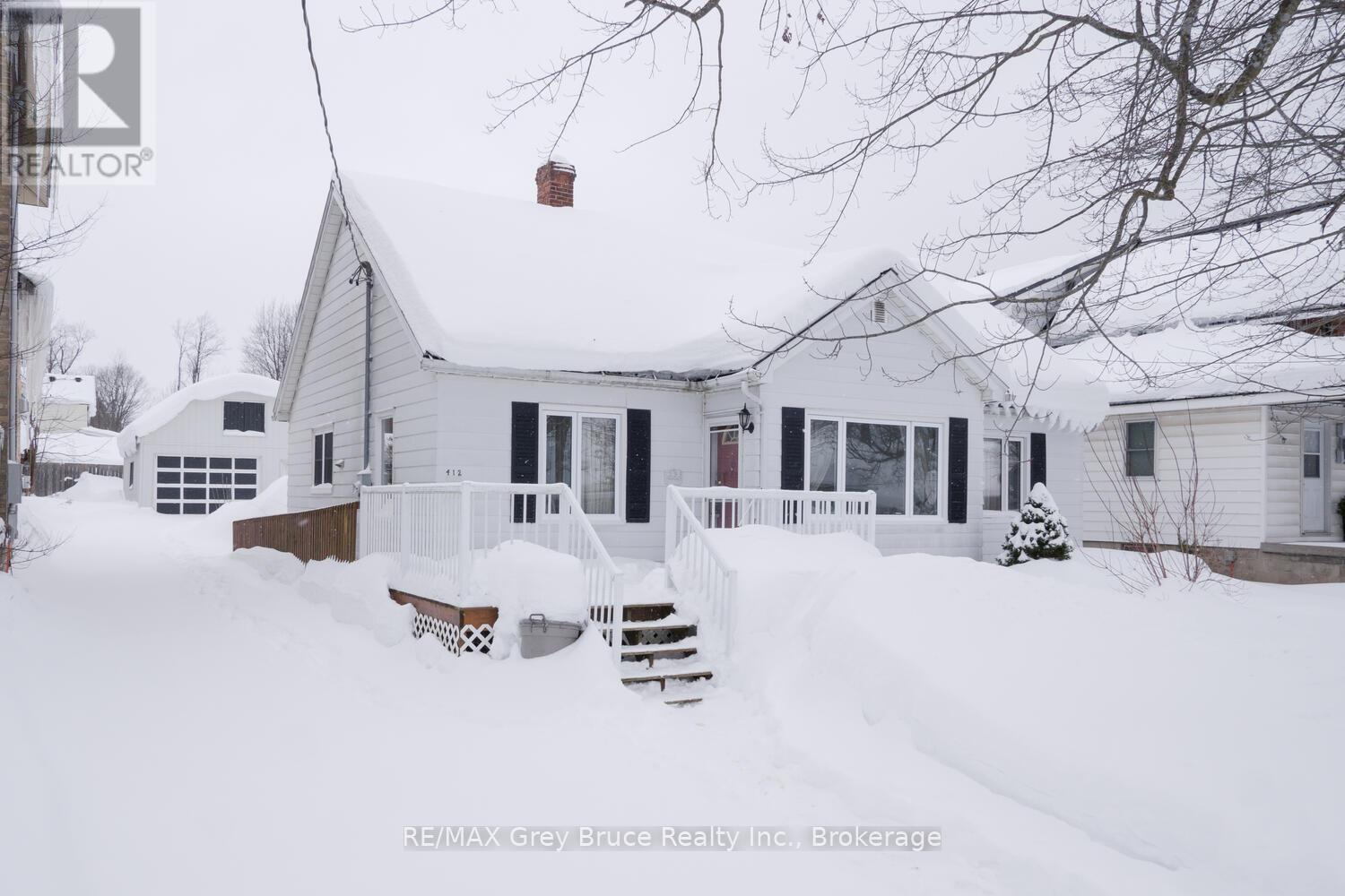 412 Scott Street, South Bruce Peninsula, Ontario  N0H 2T0 - Photo 3 - X12011822