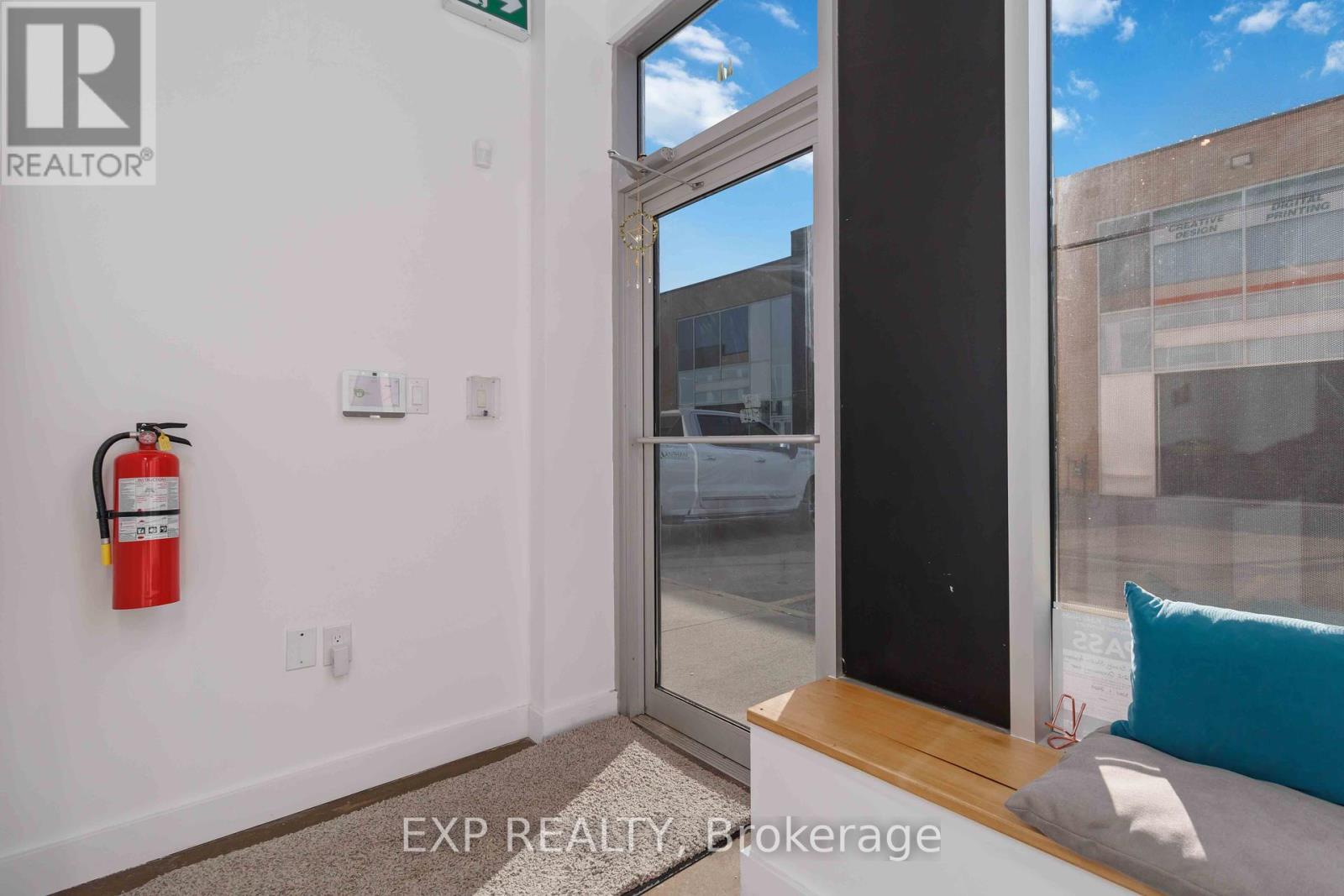 57 - 1215 Queens Way E, Mississauga, Ontario  L4Y 0G4 - Photo 5 - W12089192