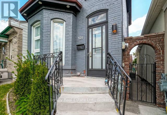 124 West Avenue N, Hamilton, Ontario  L8L 5C3 - Photo 2 - X12091032