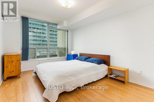 1108 - 750 Bay Street, Toronto, Ontario  M5G 1N6 - Photo 8 - C12091038