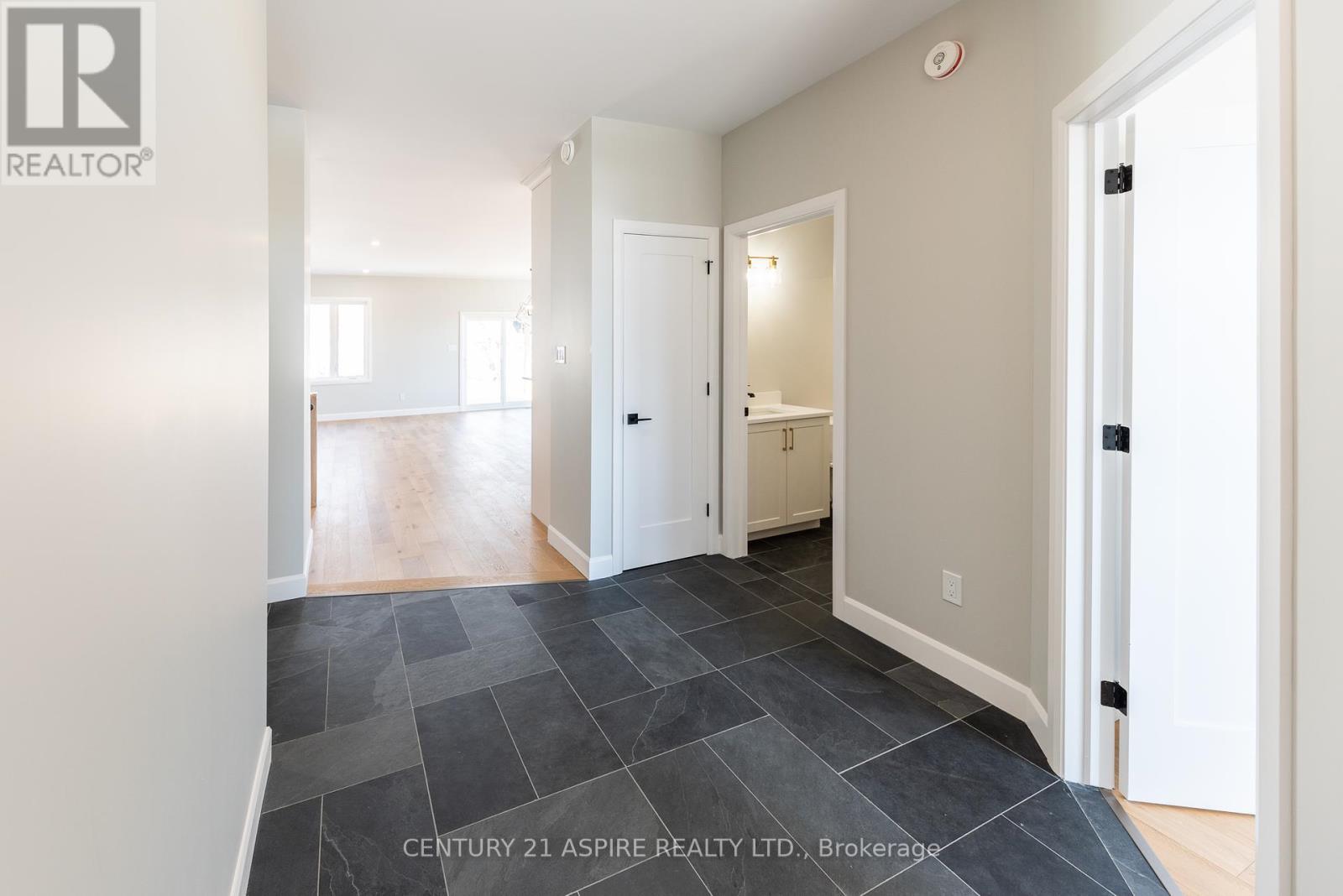 389 Patricia Avenue, Pembroke, Ontario  K8A 7Y2 - Photo 11 - X12090700