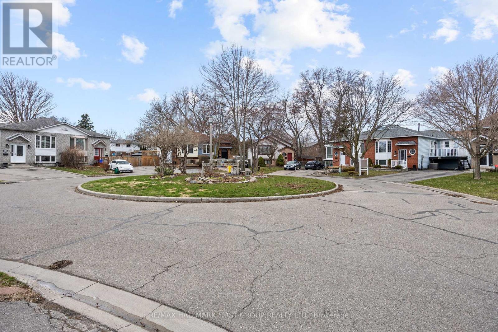 676 Frobisher Court, Oshawa, Ontario  L1J 8M9 - Photo 4 - E12091085