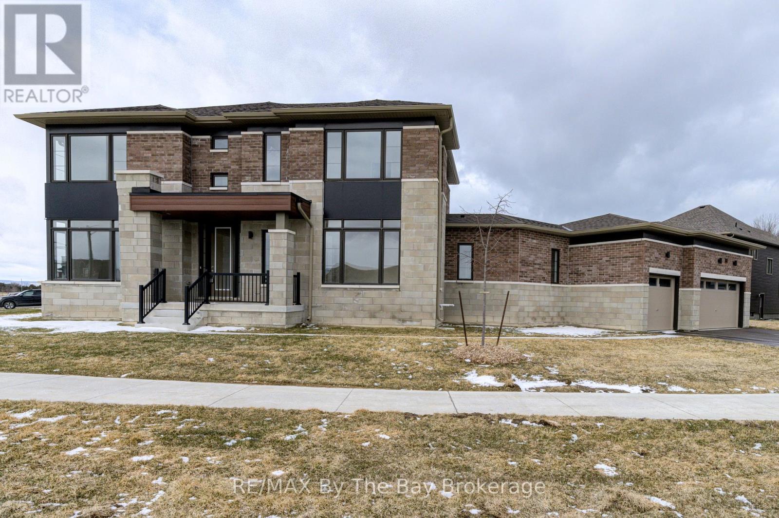 Property at 105 SUN VALLEY AVENUE image 1