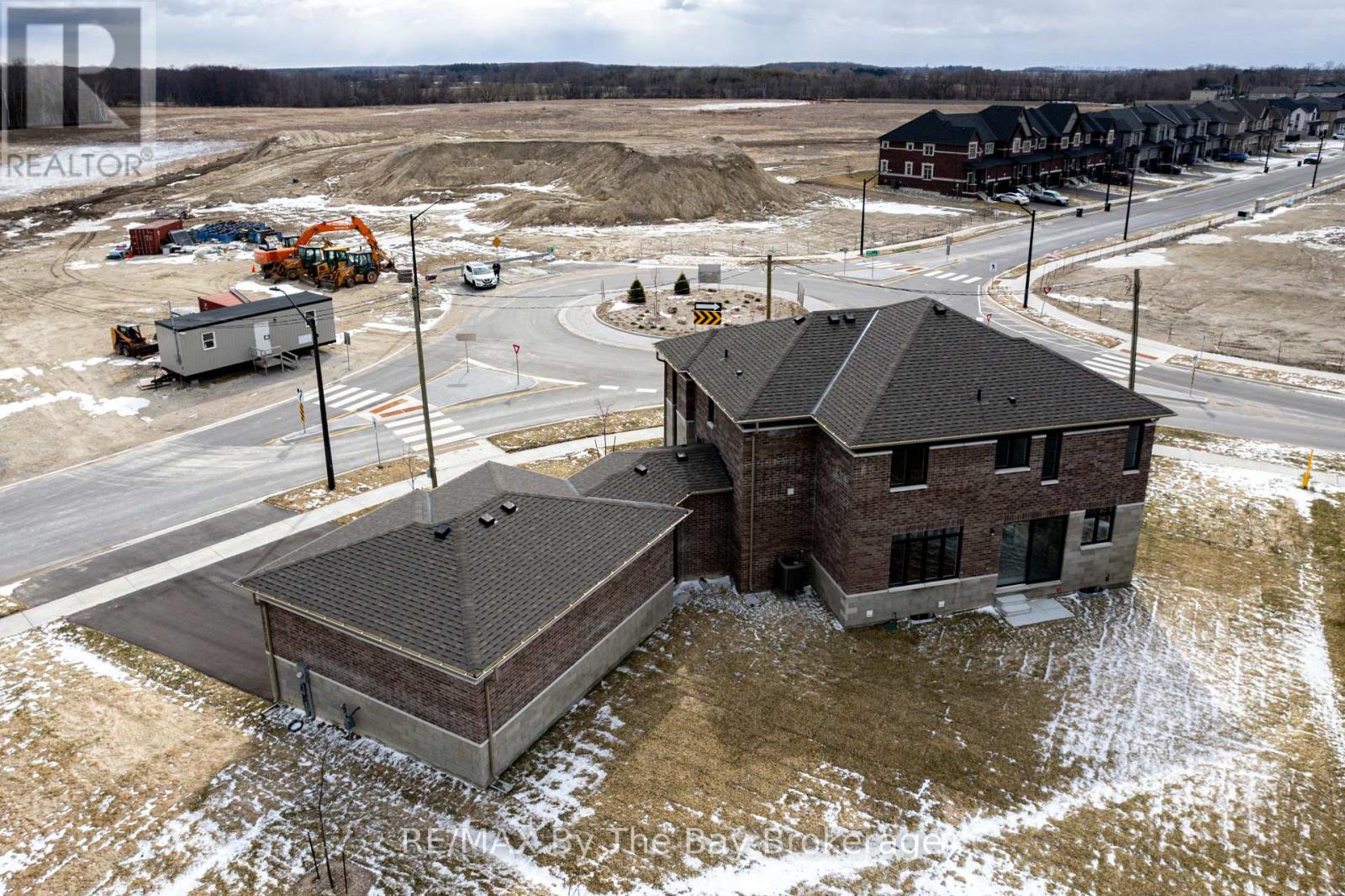 Property at 105 SUN VALLEY AVENUE image 3