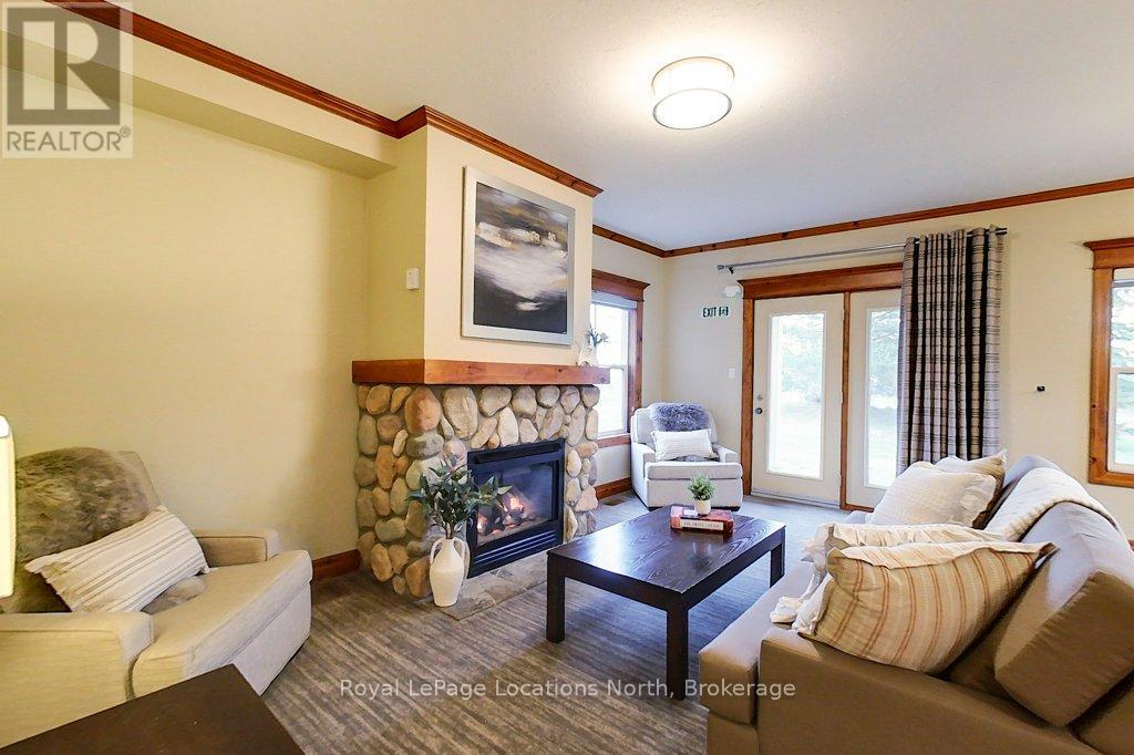 109 - 184 Snowbridge Way, Blue Mountains, Ontario  L9Y 3Z2 - Photo 4 - X12091048