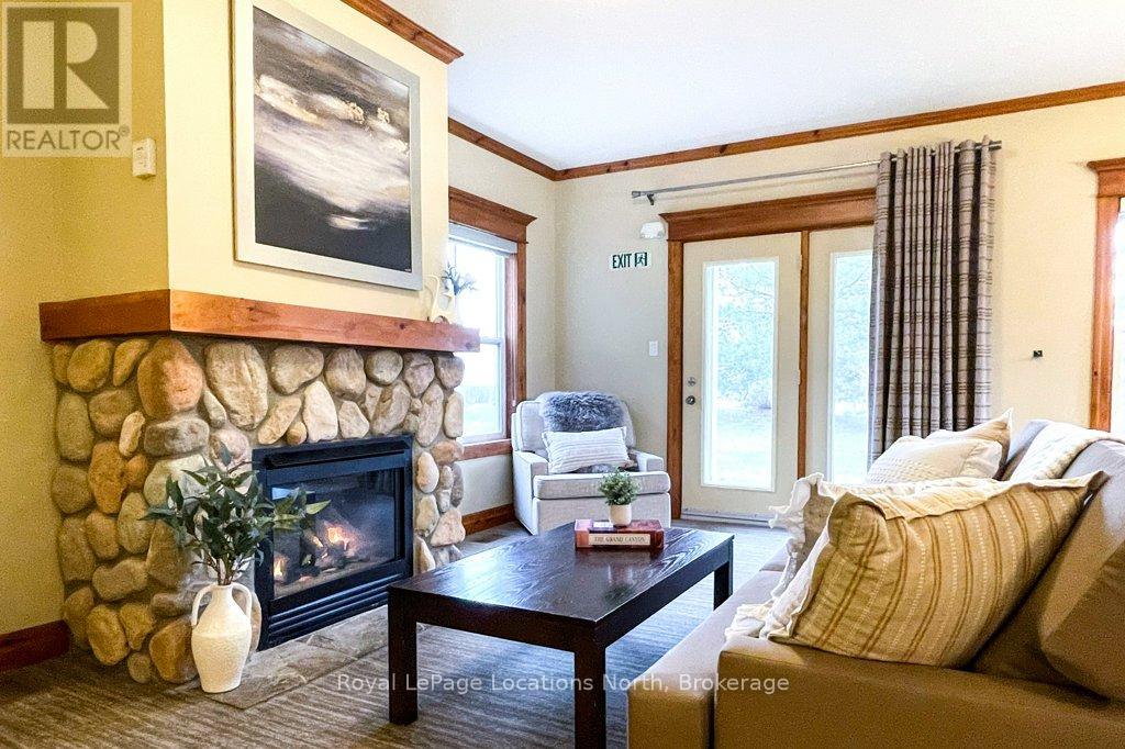 109 - 184 Snowbridge Way, Blue Mountains, Ontario  L9Y 3Z2 - Photo 5 - X12091048