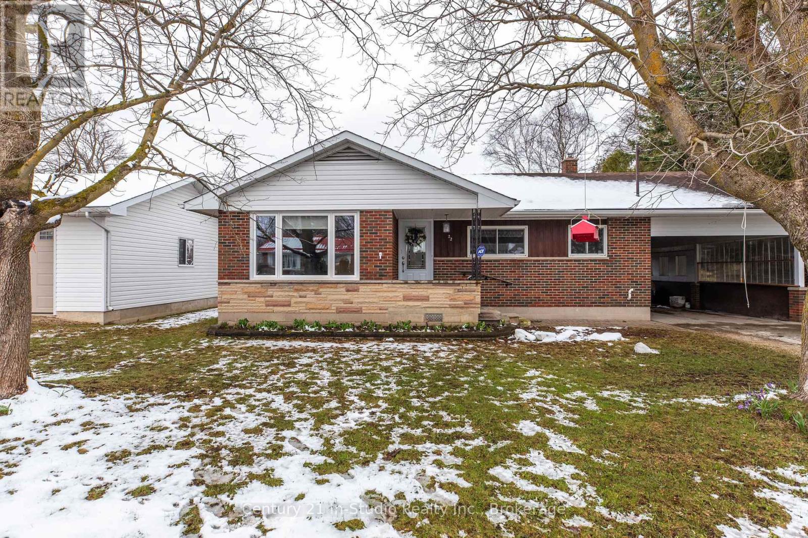 22 Herbert Avenue, Grey Highlands, Ontario  N0C 1H0 - Photo 1 - X12091091